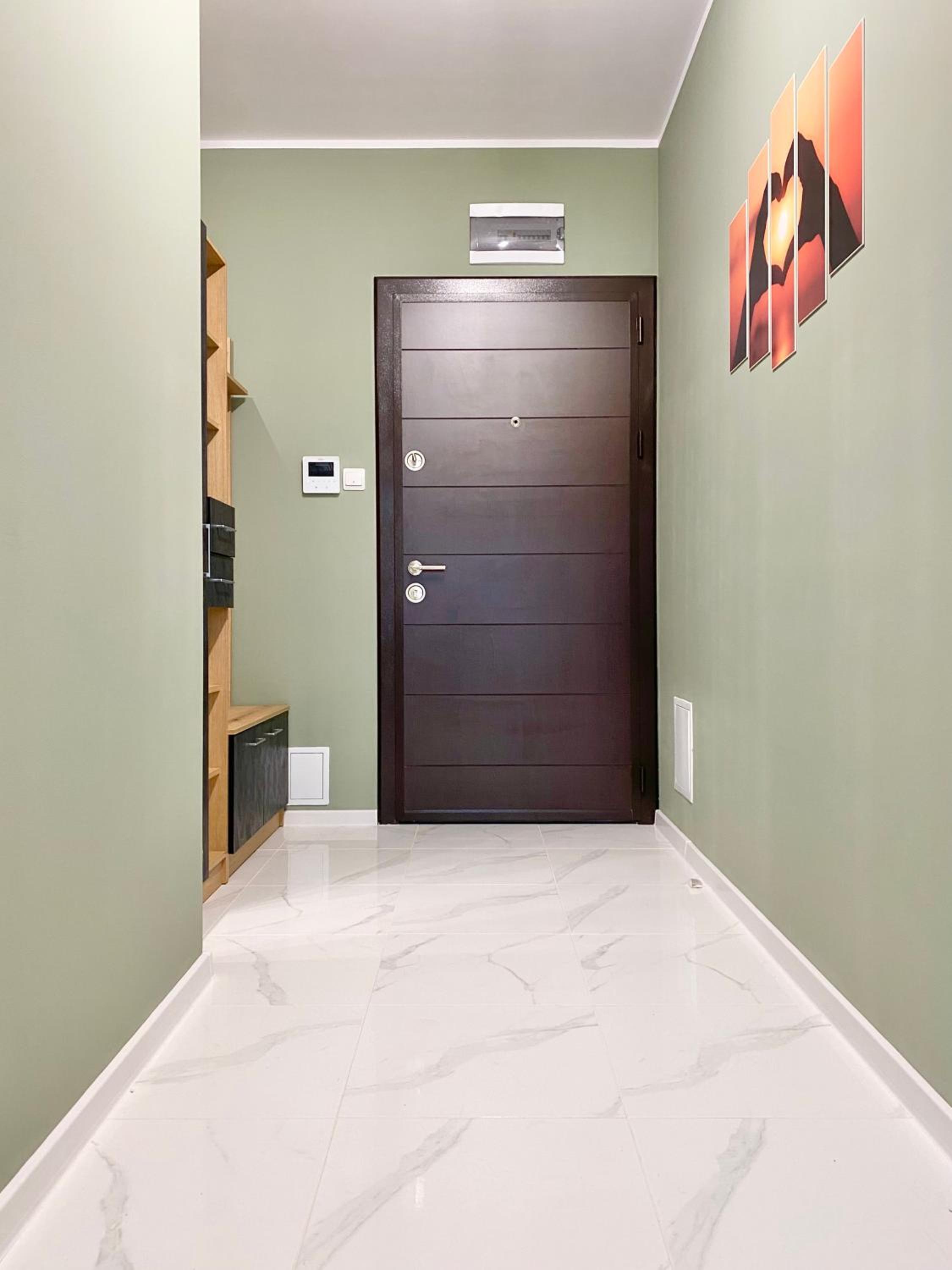 Art Apartment for 4 Guests Free Parking & Wifi