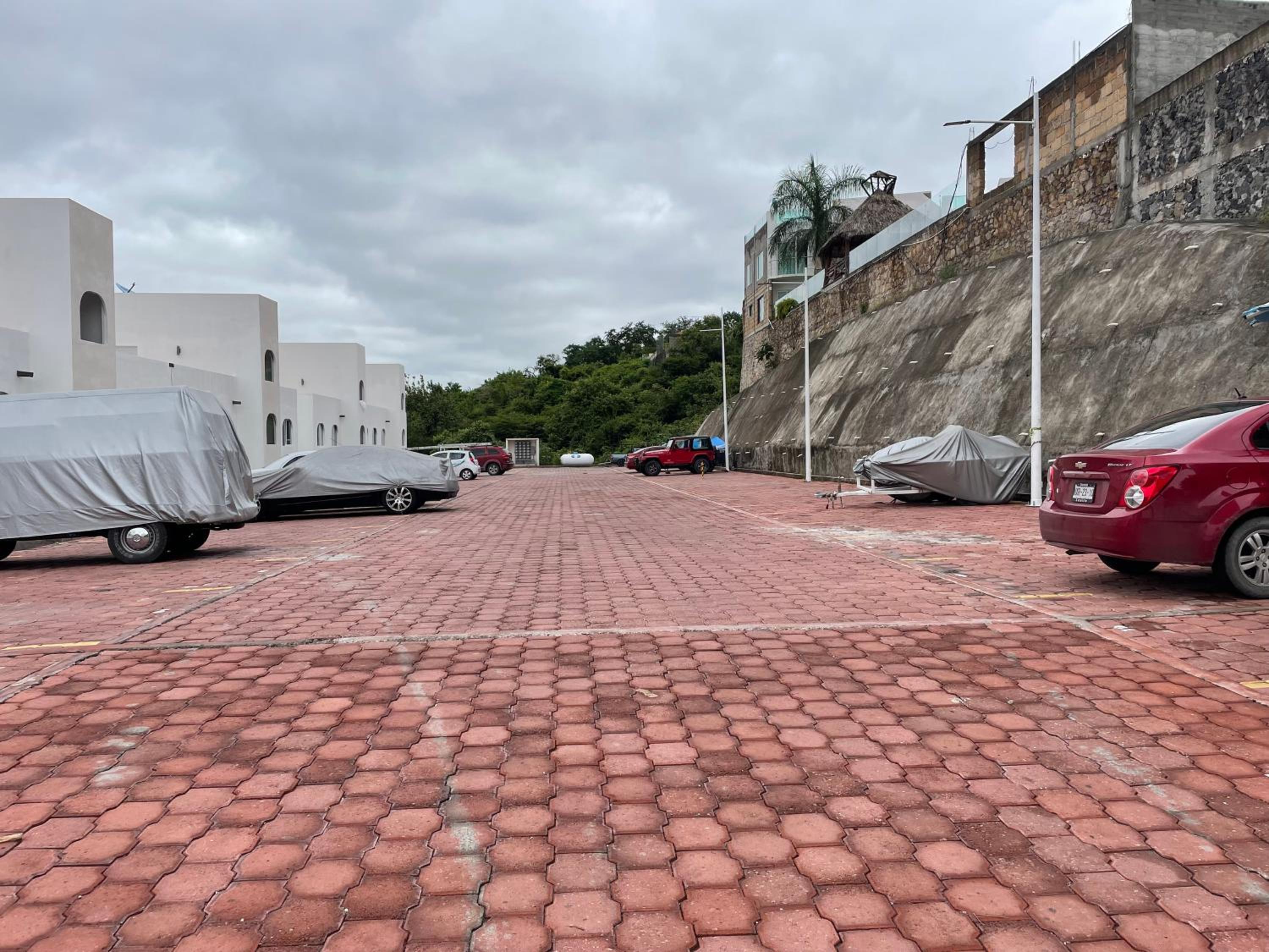 Casa en Tequesquitengo con acceso al lago view 3