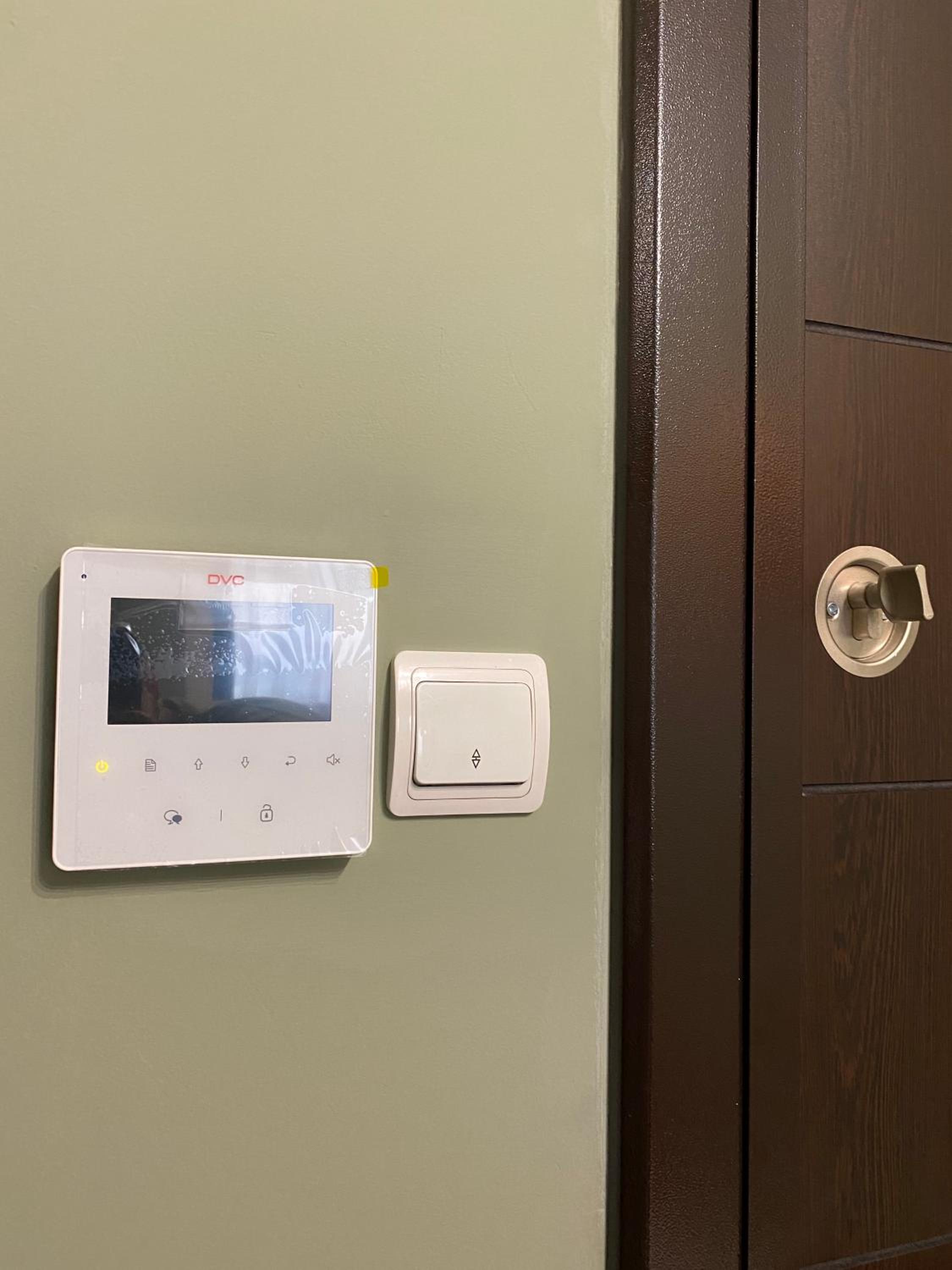 Art Apartment for 4 Guests Free Parking & Wifi
