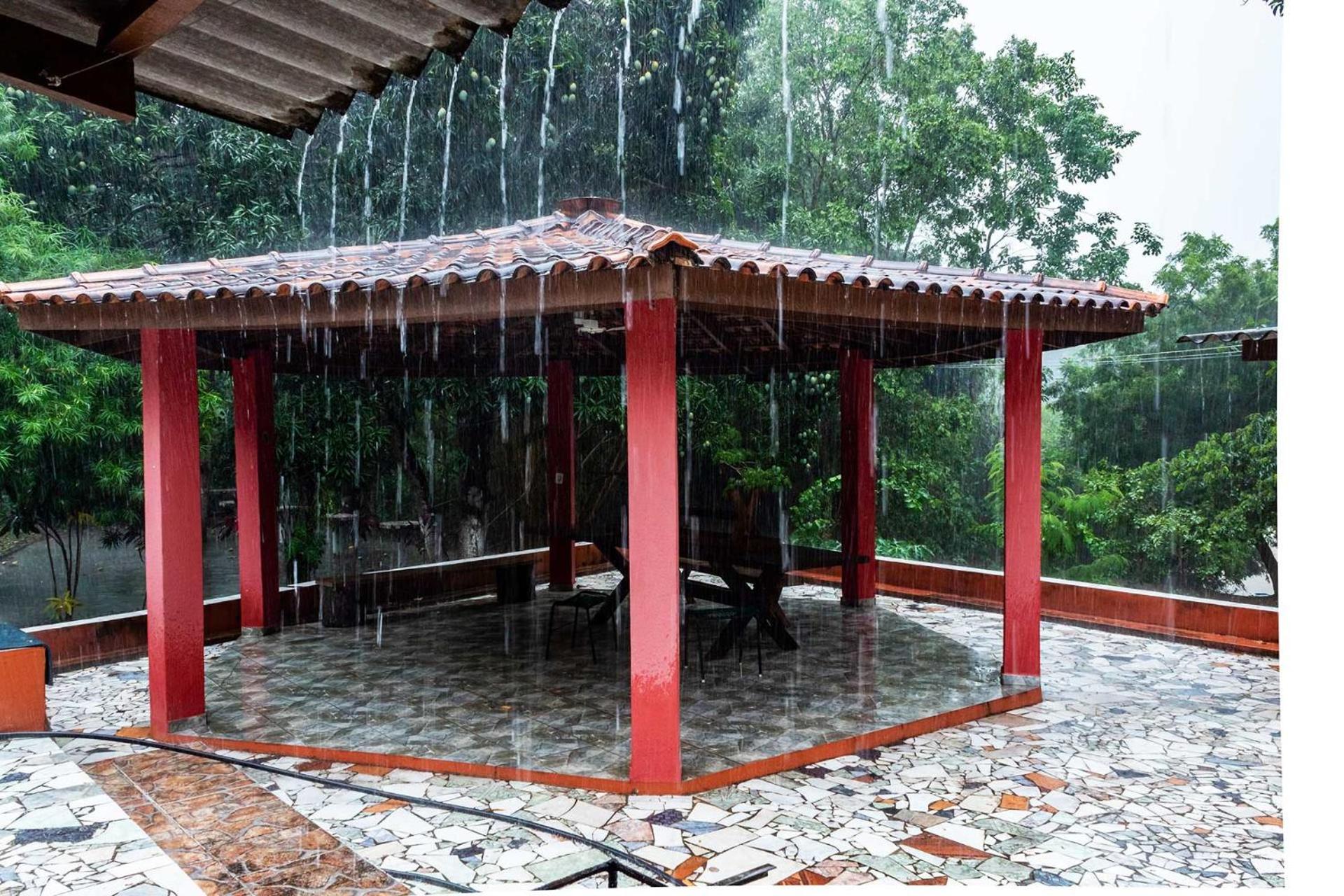 Otima casa de campo com churrasq em Acorizal MT