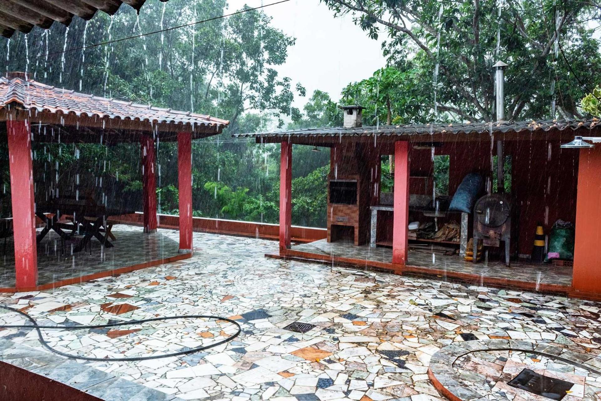 Otima casa de campo com churrasq em Acorizal MT