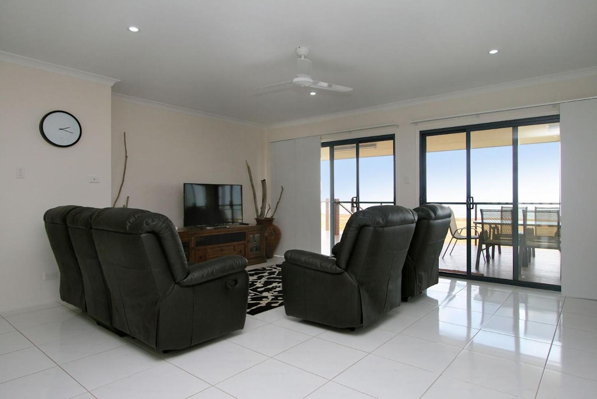 17 Sea Esplanade
