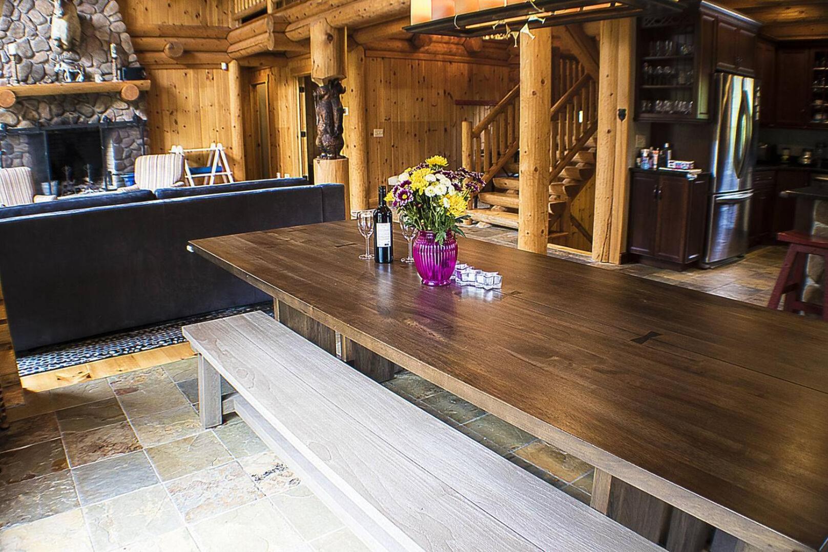 Enjoy this stunning Log home with open floor plan and tons of natural lighting Ridgetop view 4