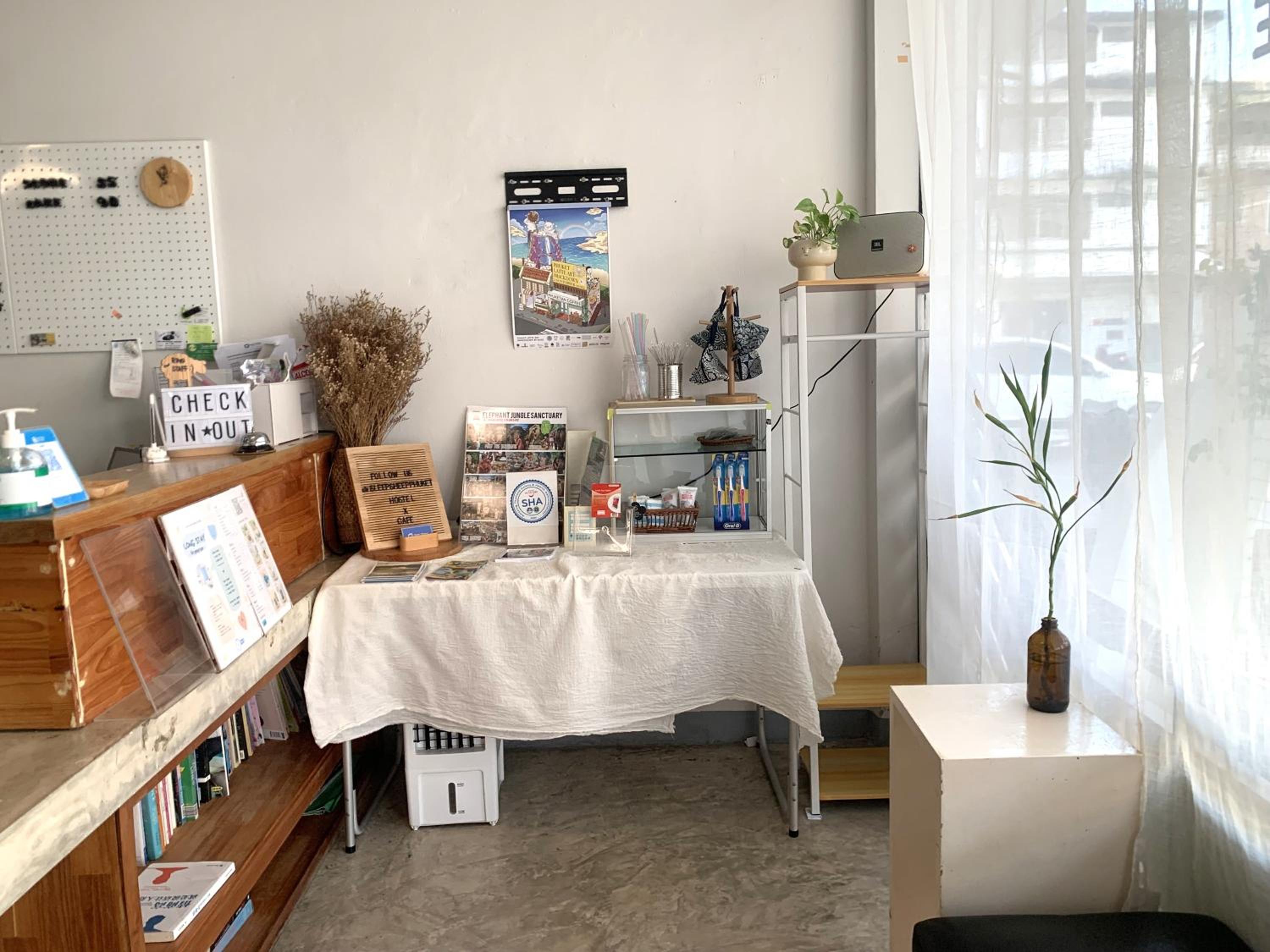 Hotel Sleep Sheep Phuket Hostel SHA - Image 1