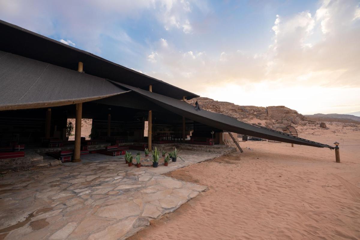 outdoor BBQ area