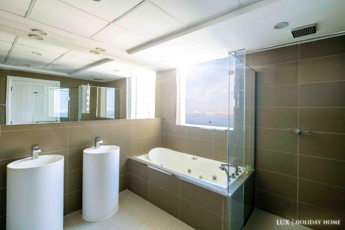 LUX - The JBR Dubai Eye Suite