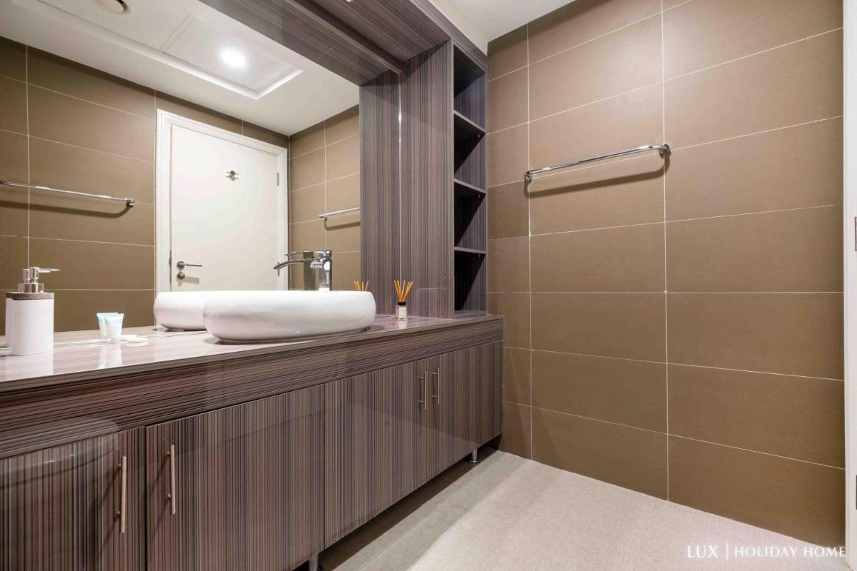 LUX - The JBR Dubai Eye Suite