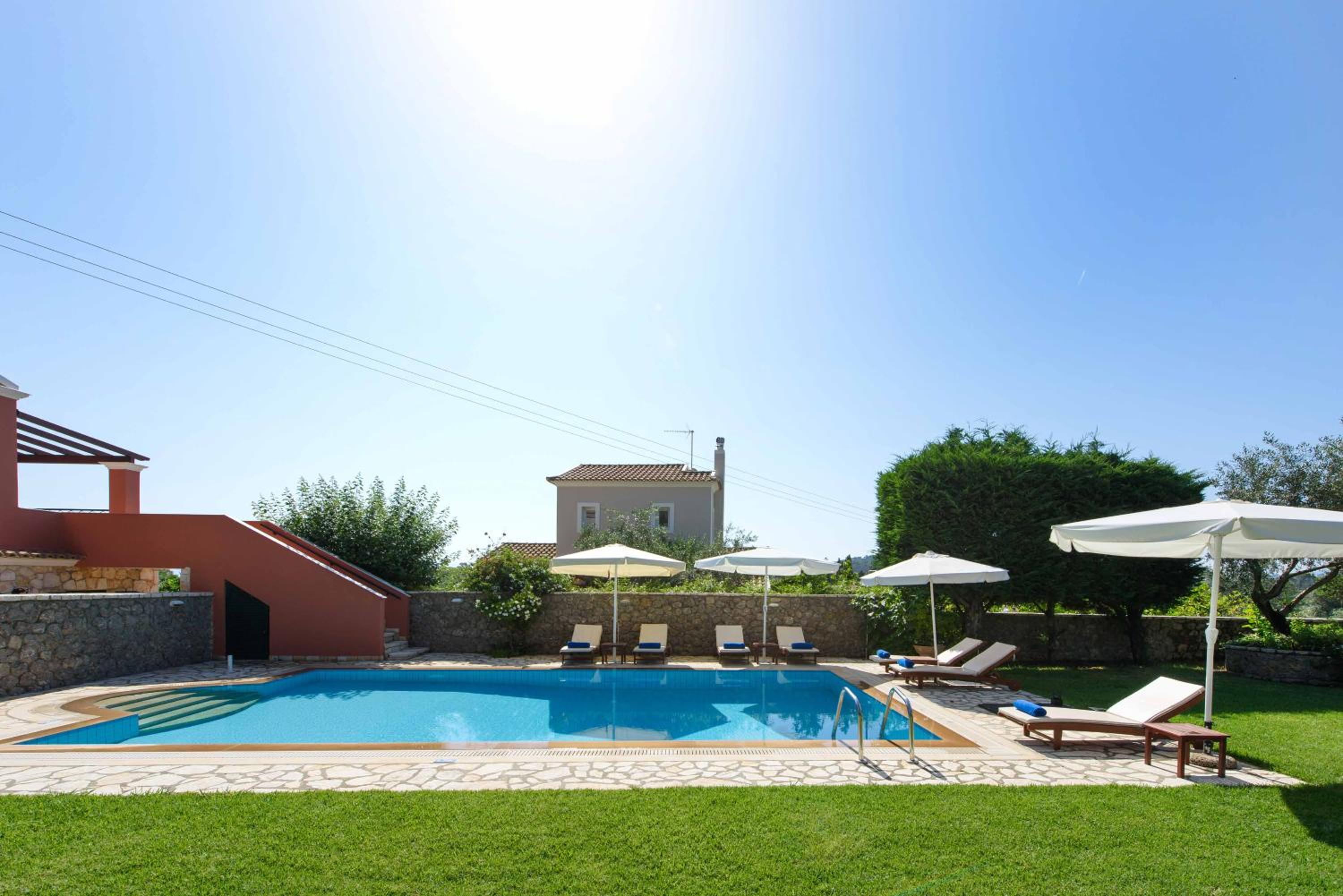 Deluxe Villa Rose with Private Pool photo 4