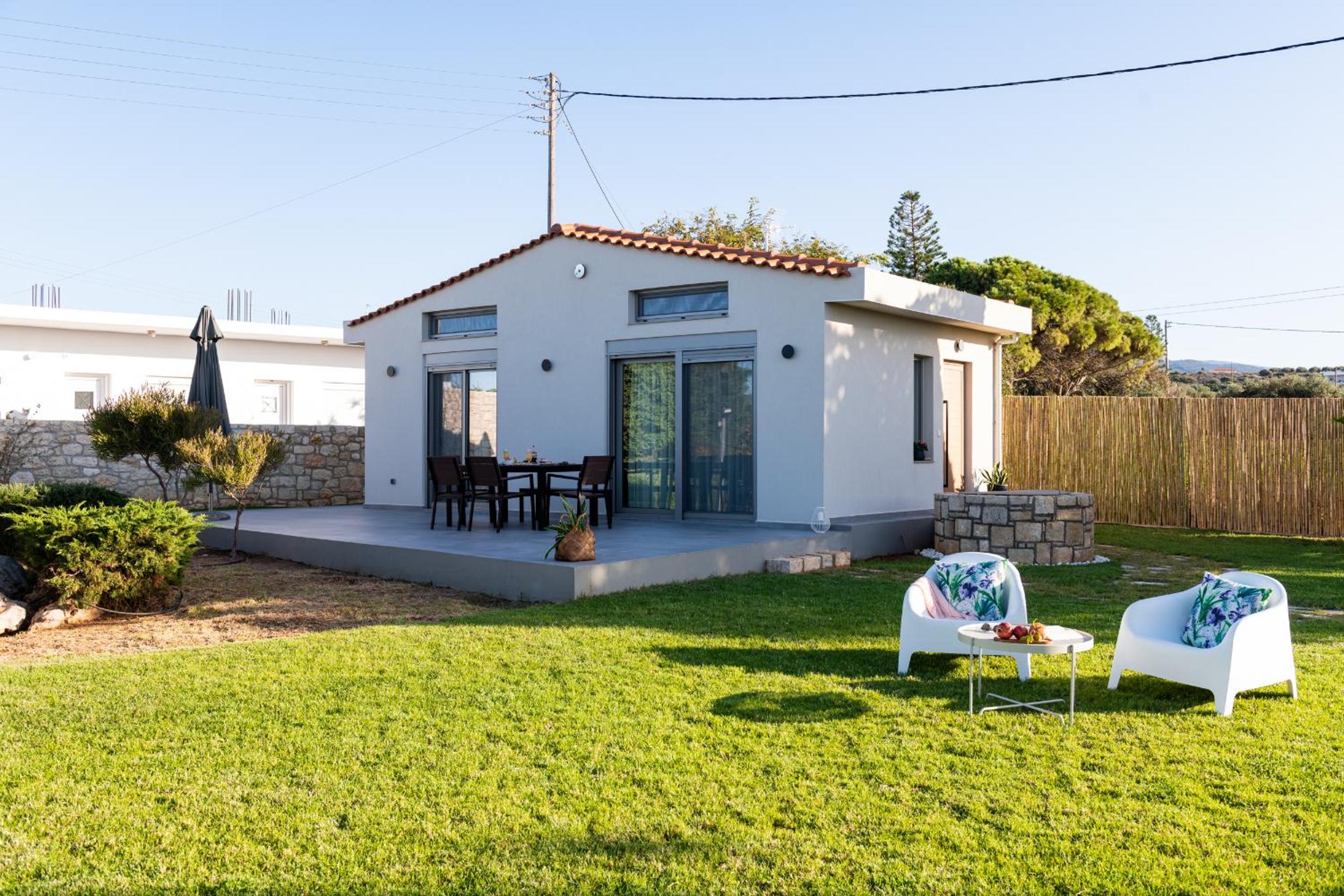 Hotel Theros Residence - Image 1