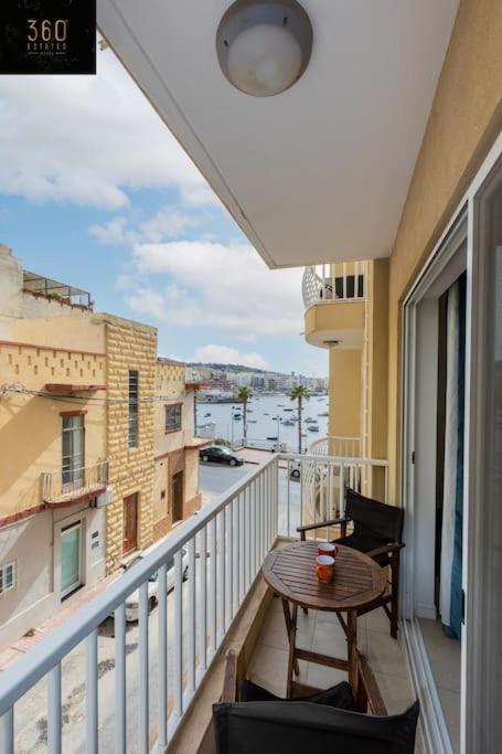 Beautiful, TOP NOTCH 1 BR APT just off the coast by 360 Estates photo 2