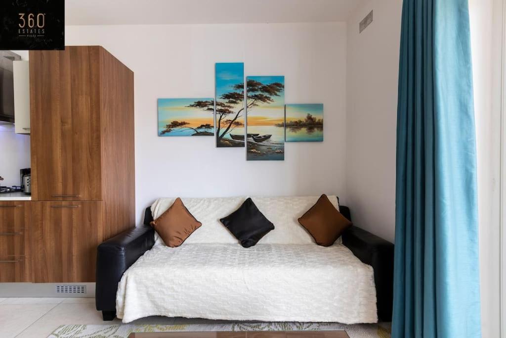 Beautiful, TOP NOTCH 1 BR APT just off the coast by 360 Estates photo 5