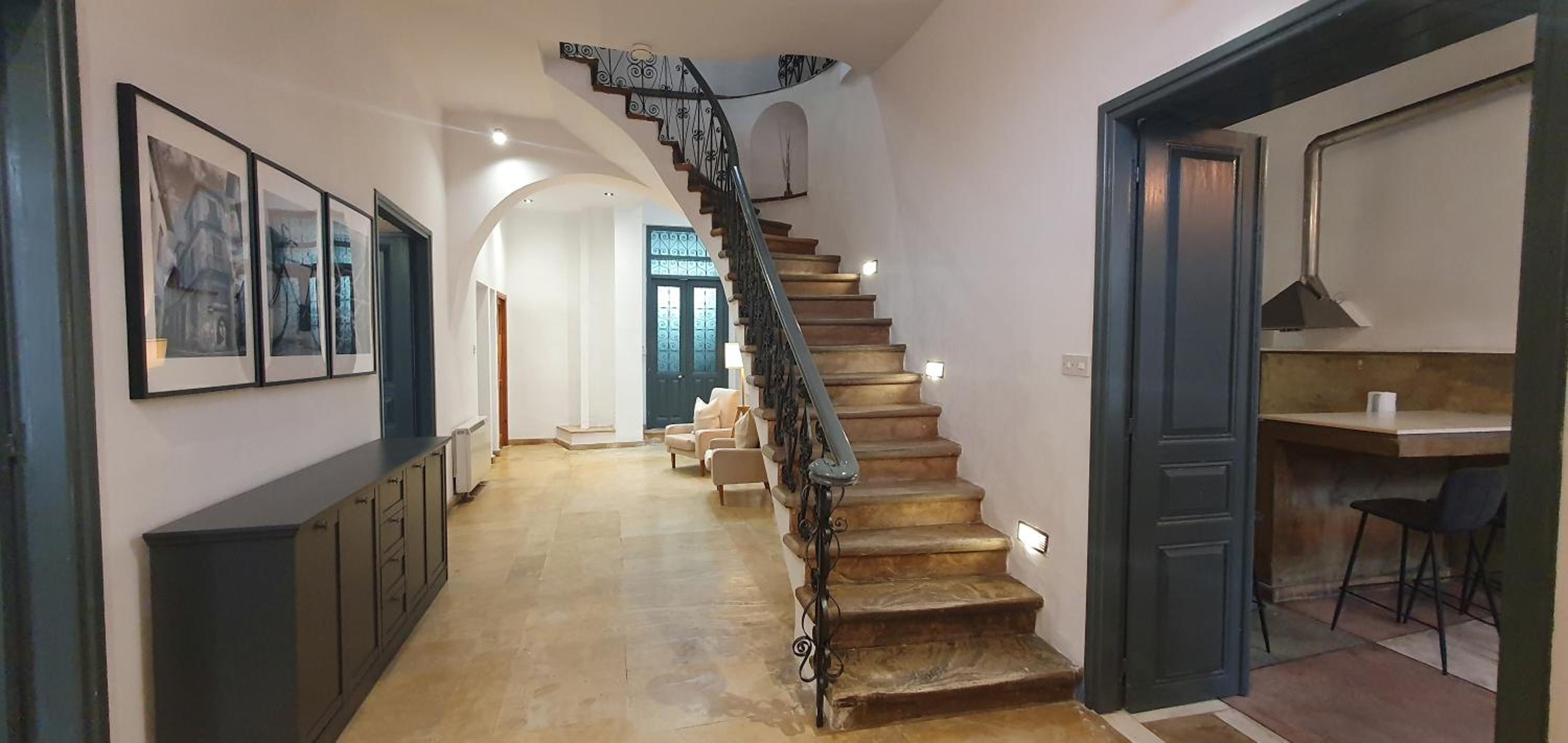 Phaedrus Living: Cozy Down Town House Aischylou view 4