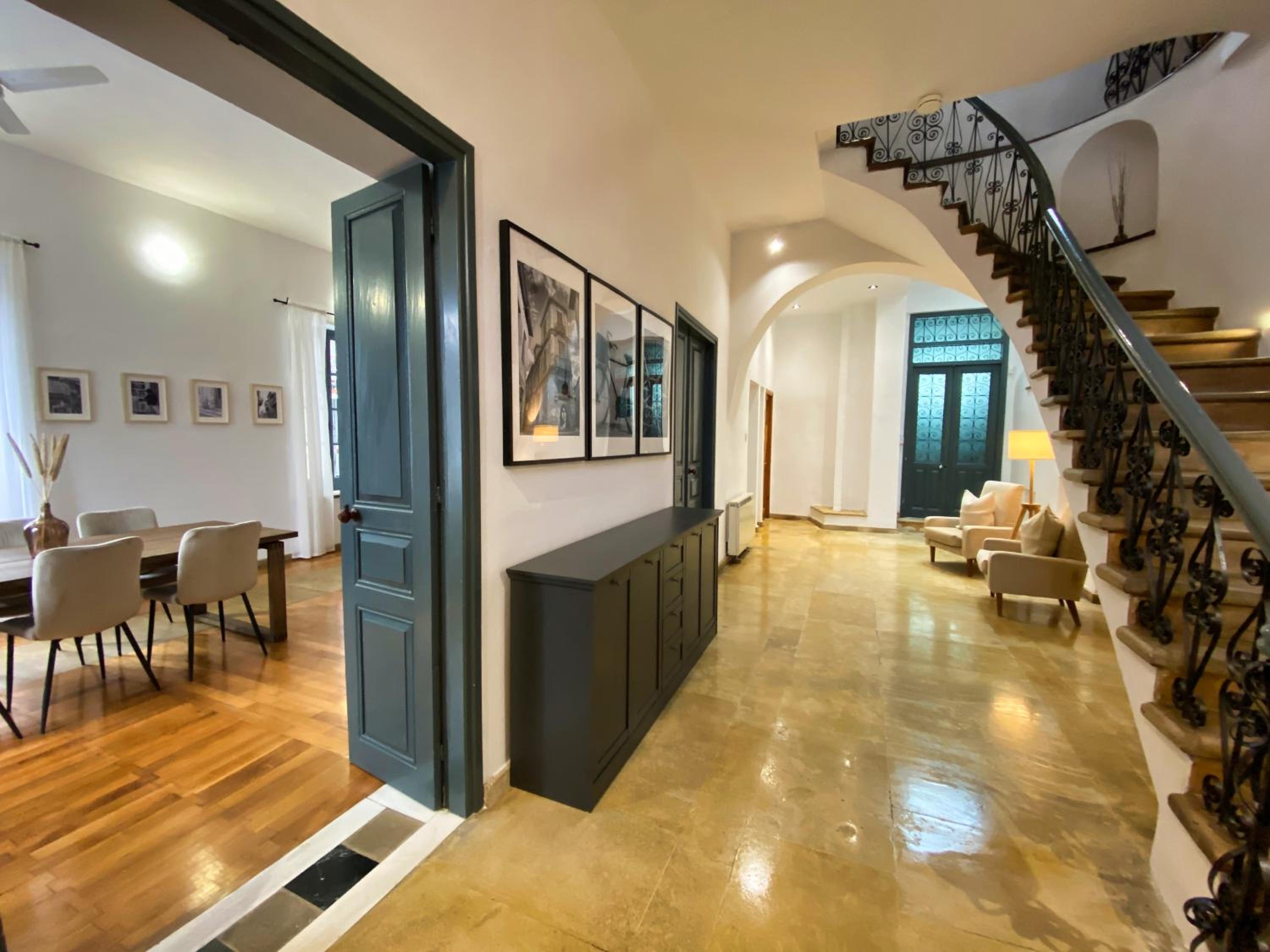 Phaedrus Living: Cozy Down Town House Aischylou view 2