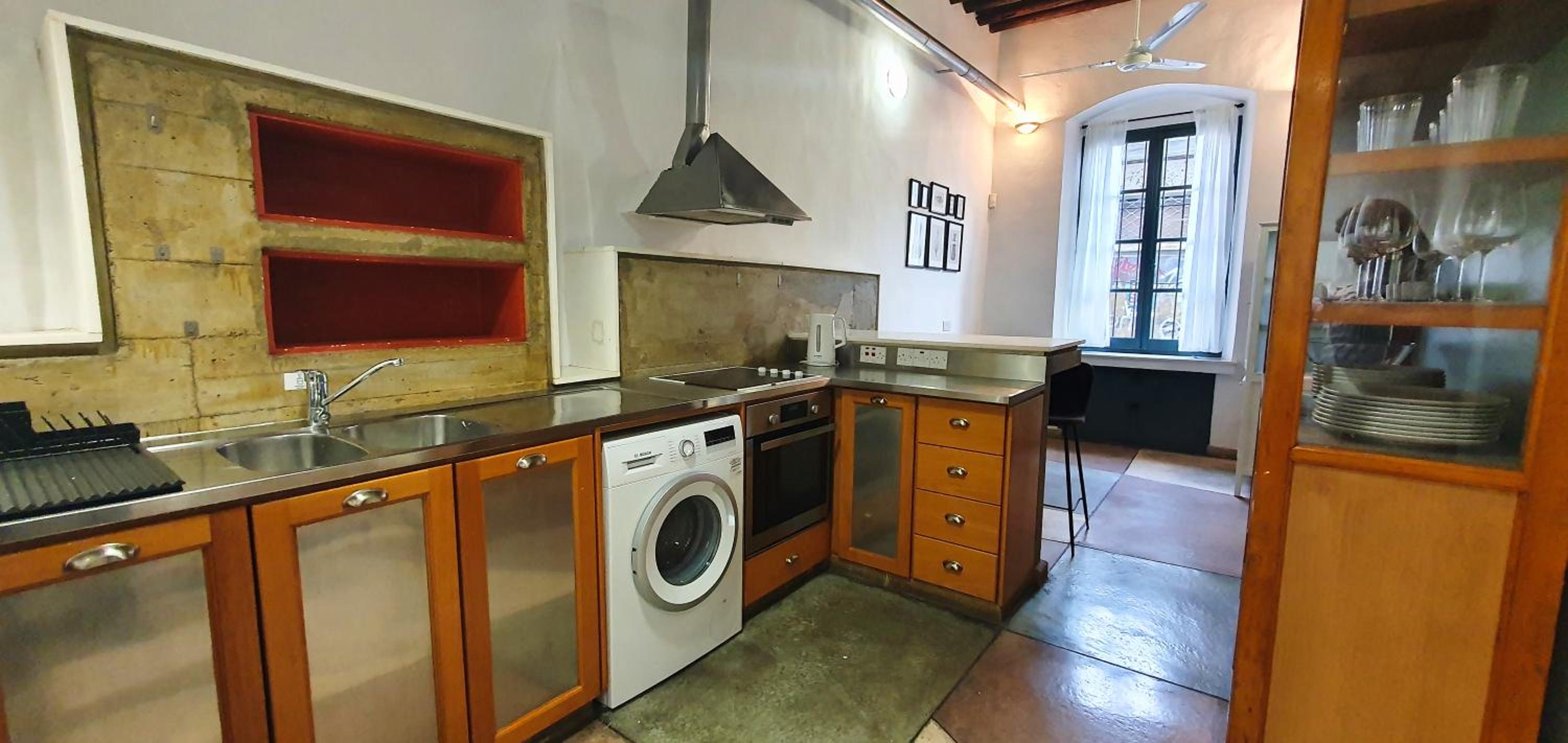 Phaedrus Living: Cozy Down Town House Aischylou view 3
