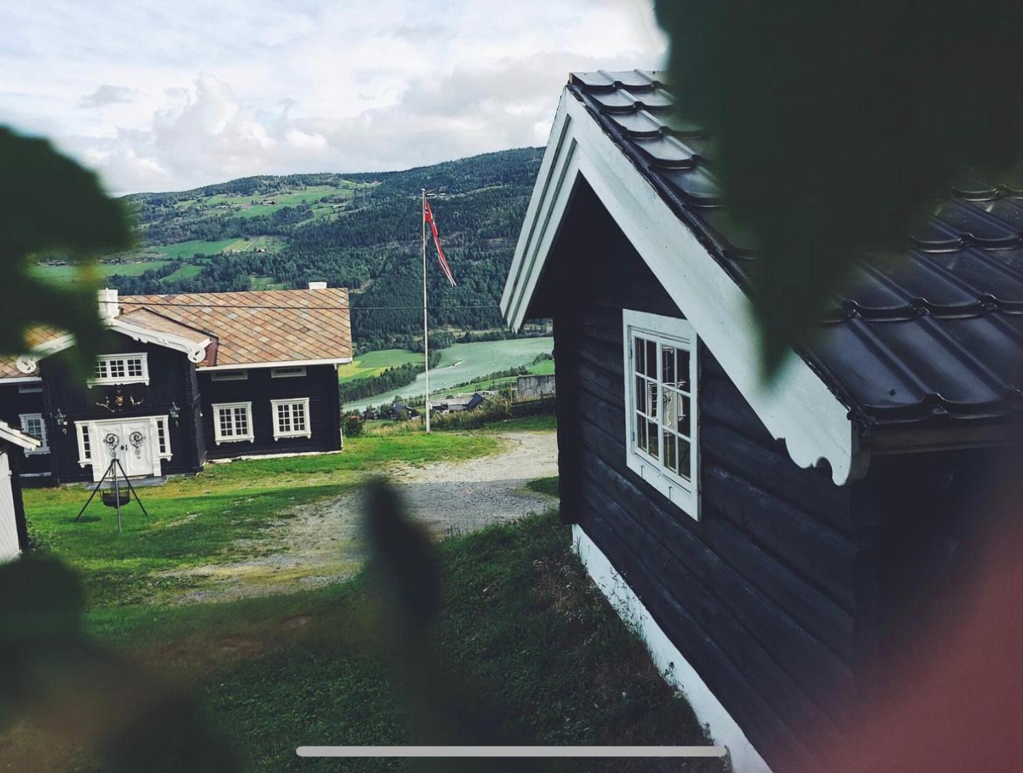 Traditional timber farm with Sauna & Wi-Fi view 4