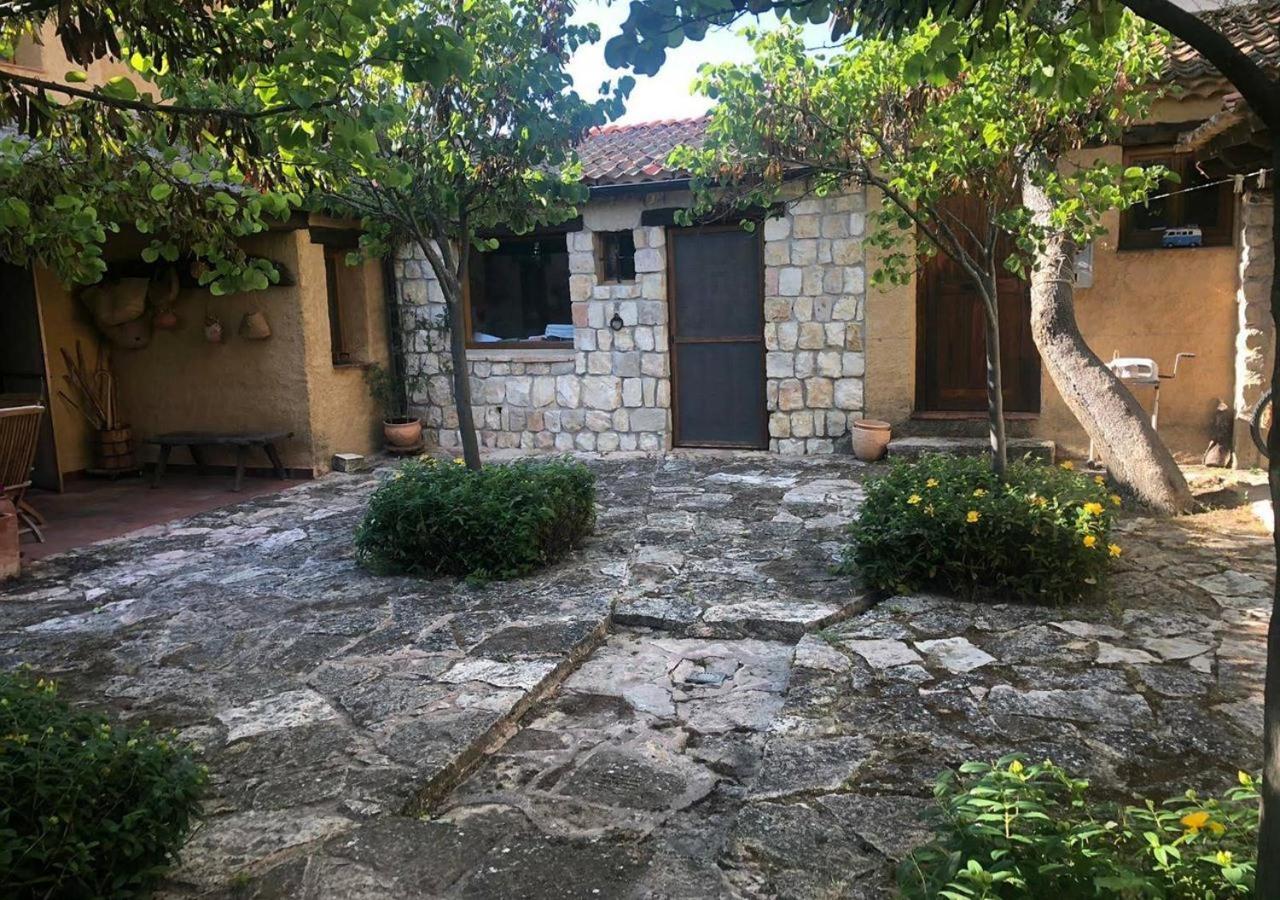 La Casa Rota Arahuetes