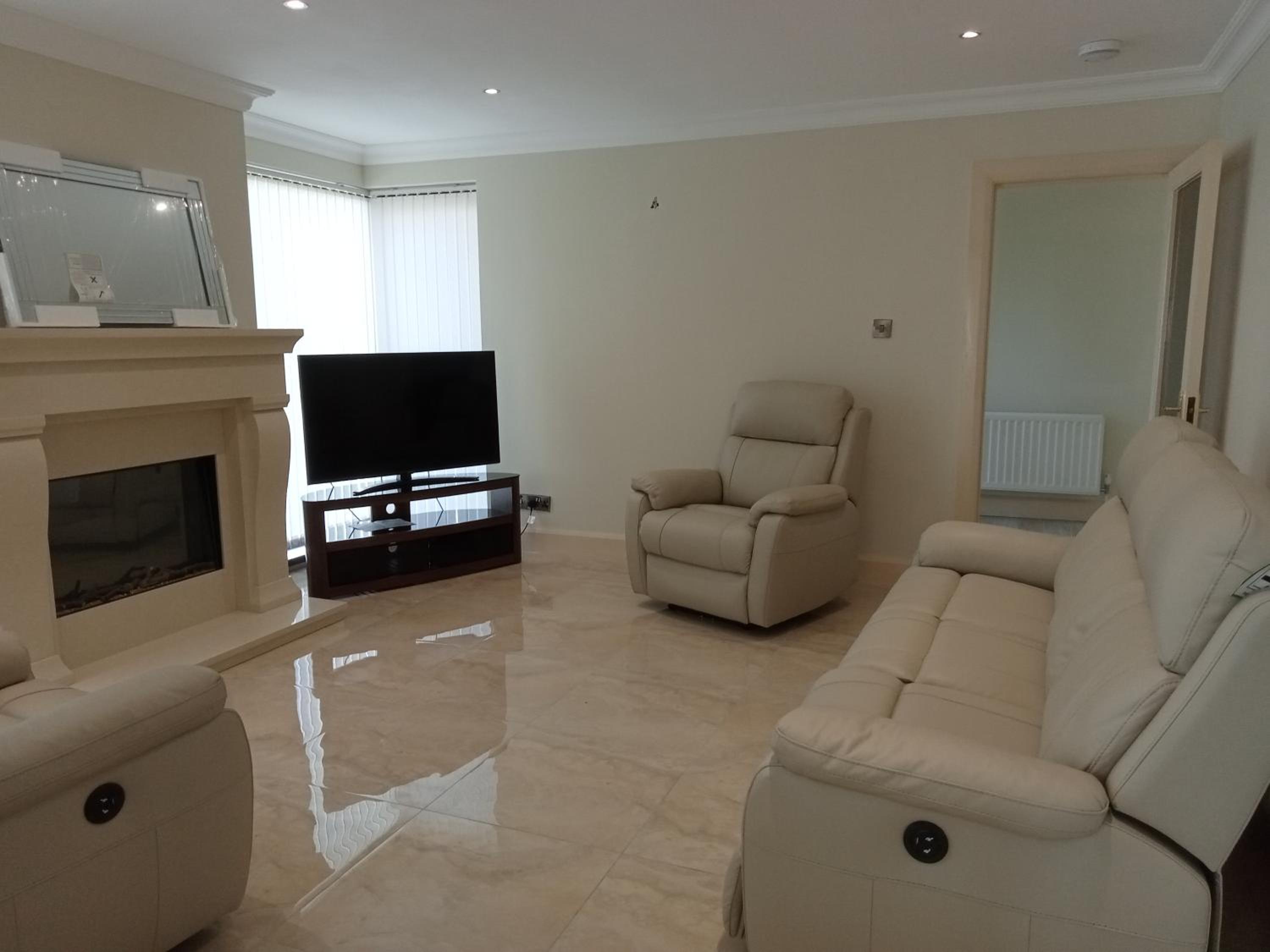 Impeccable 5-Bed Cottage in fahan buncrana view 5