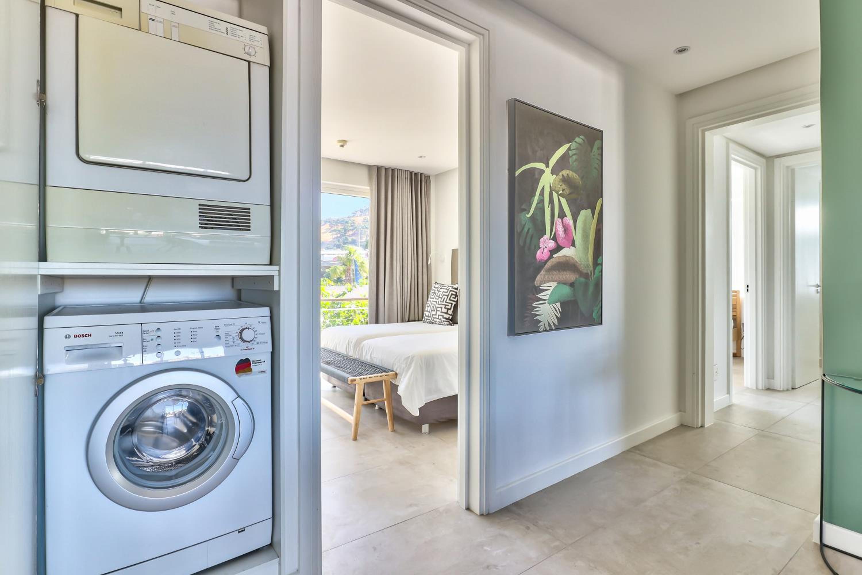 Luxury three Bedroom Apartment - fully furnished and equipped view 5