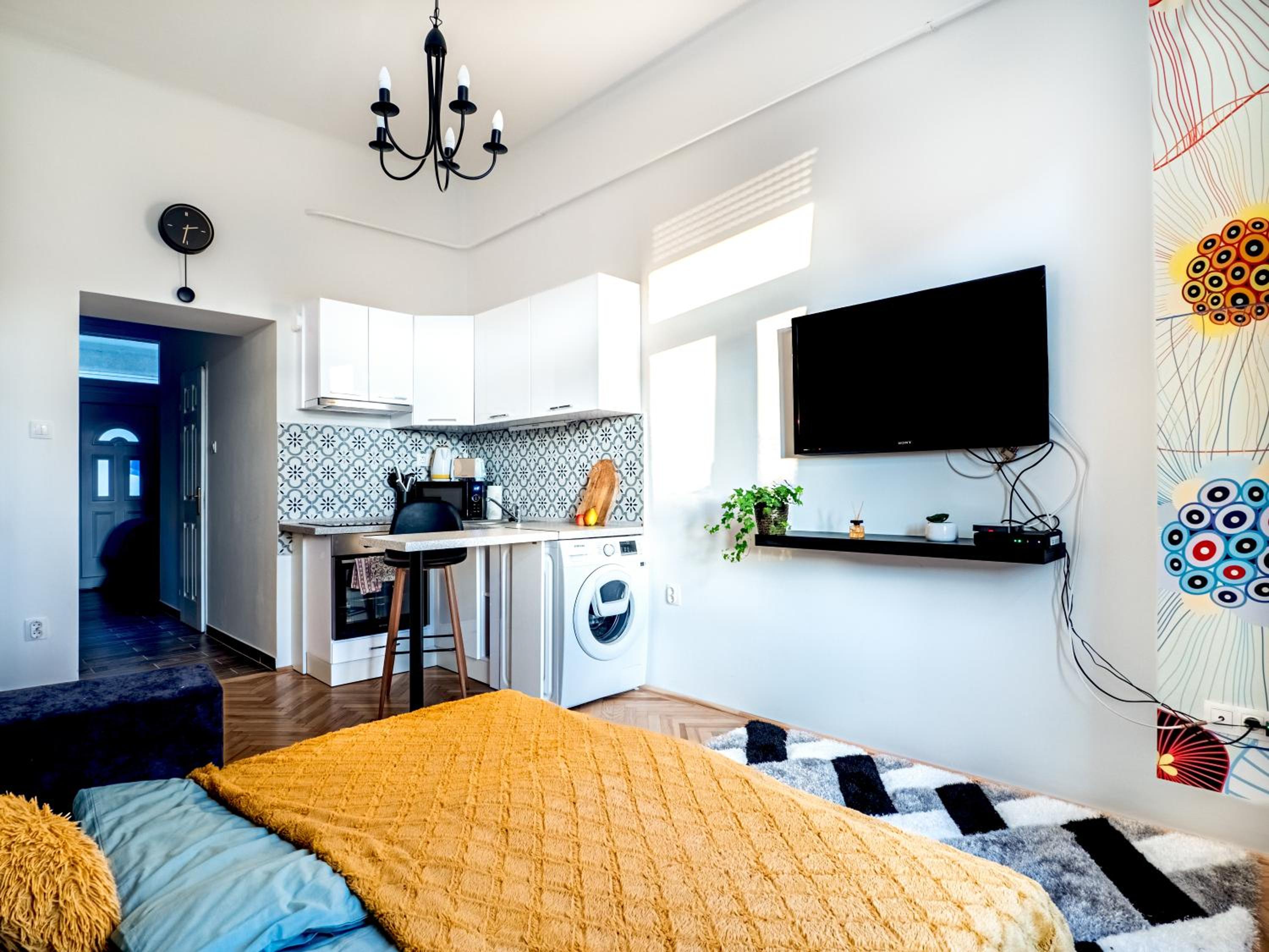 Gogol Studio Apartment view 4
