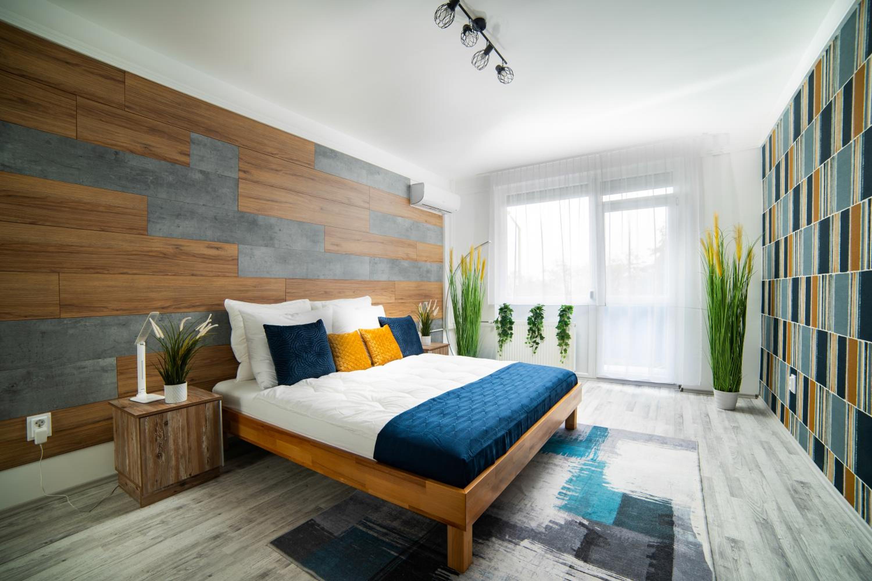 Comfort 18 - Spacious 2-Bedroom Apartment with Balcony