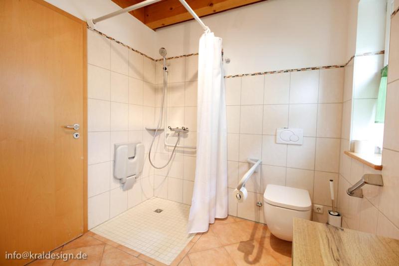 Sonnige Ferienwohnung, Rollstuhlgerecht, Hunde willkommen
