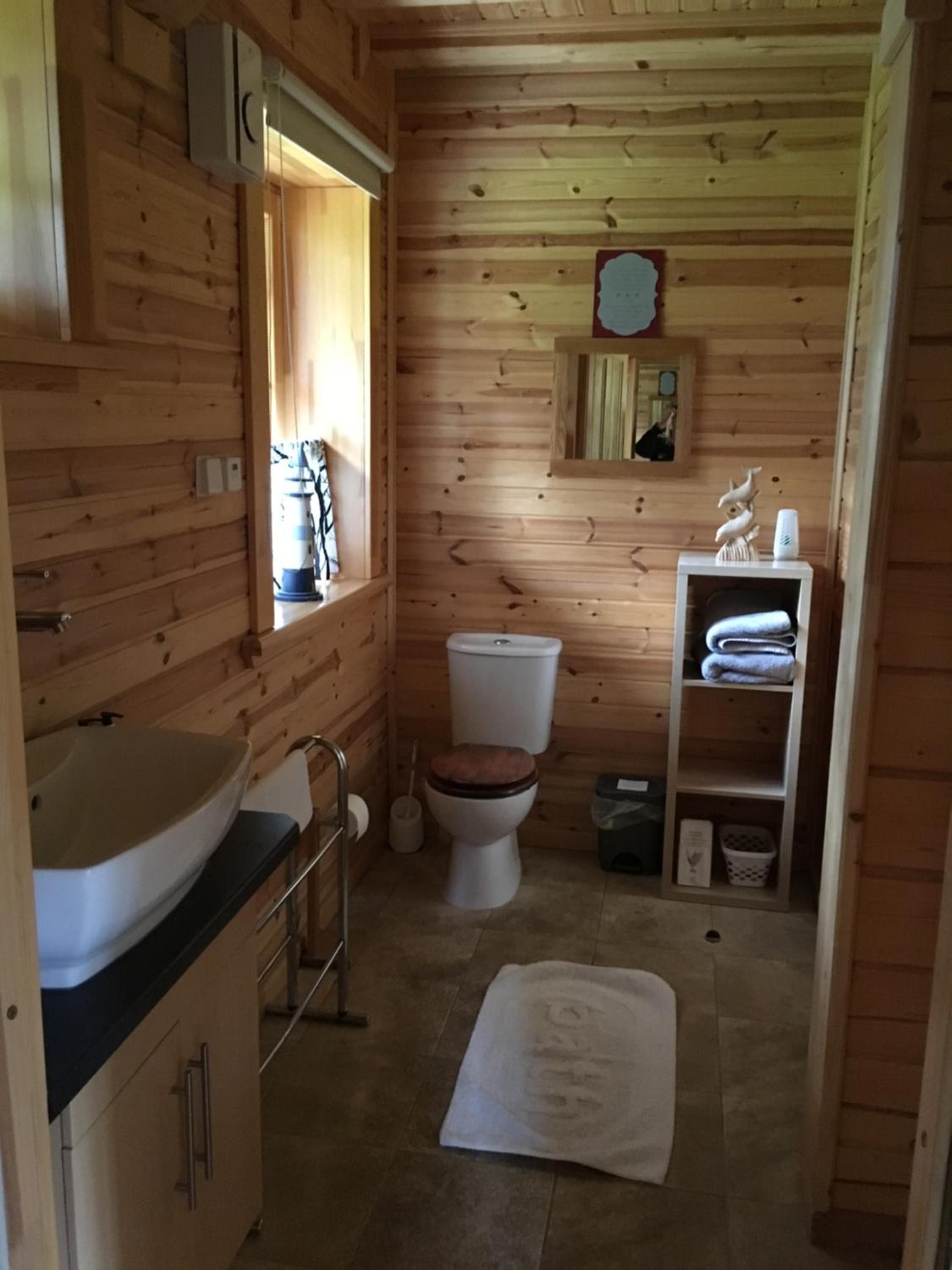 Norwegian Log Cabin The Roe Deer -sauna & hot tub view 4