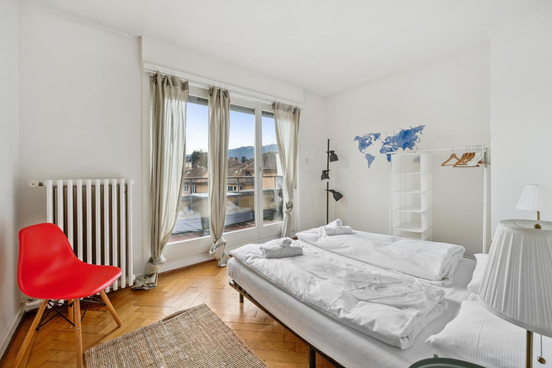 Central Apartment for City Explorers 222 view 3