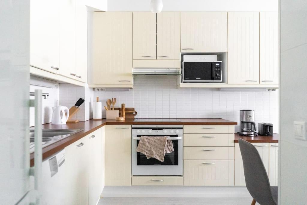 1br apartment in Kannelmäki with private sauna view 4