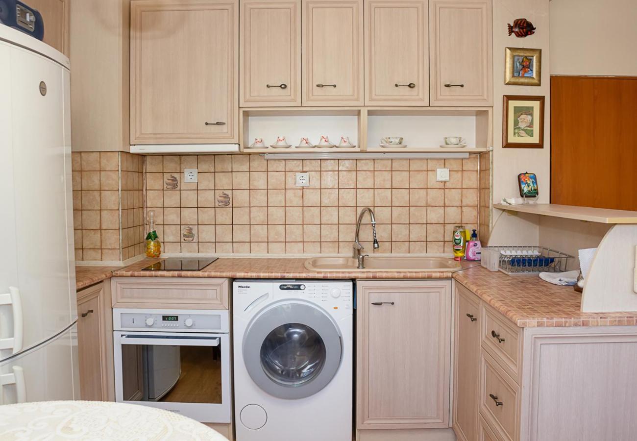 Cozy 1BD Apartment with Free Parking in the Area by Flat Mаnager