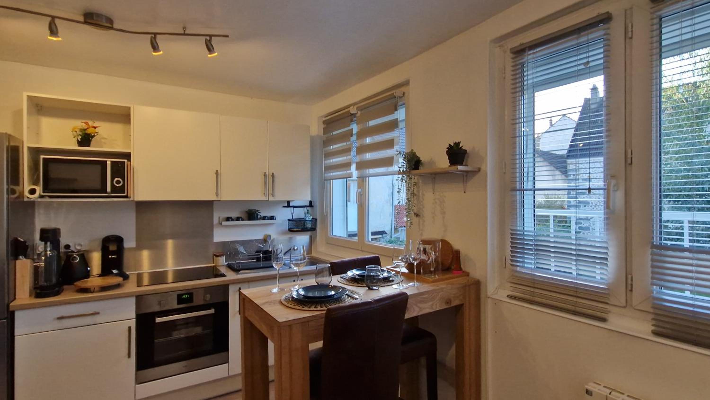 Beau studio très calme, parking privée gratuit, Netflix, Wifi