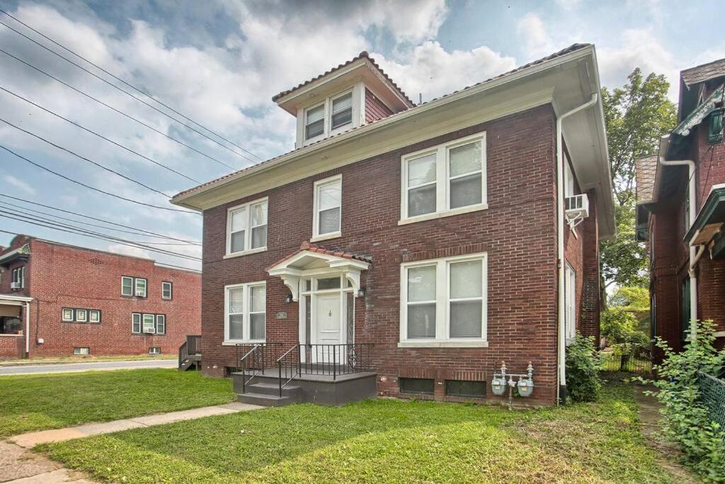 Suites on Seneca - Gorgeous One Bedroom Apartment view 2