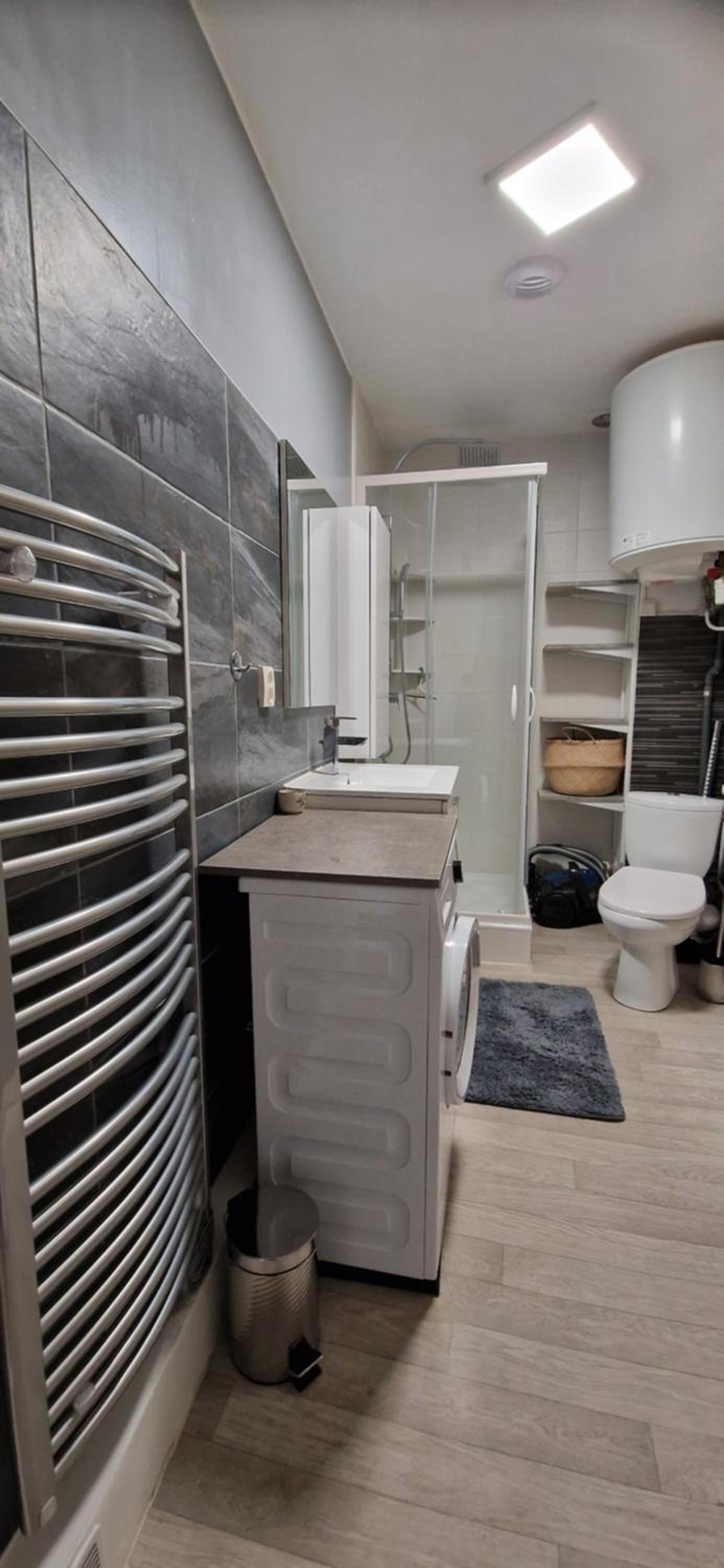 Beau studio très calme, parking privée gratuit, Netflix, Wifi
