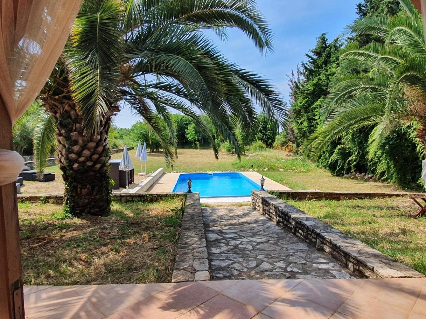 House Andrea with pool view 3
