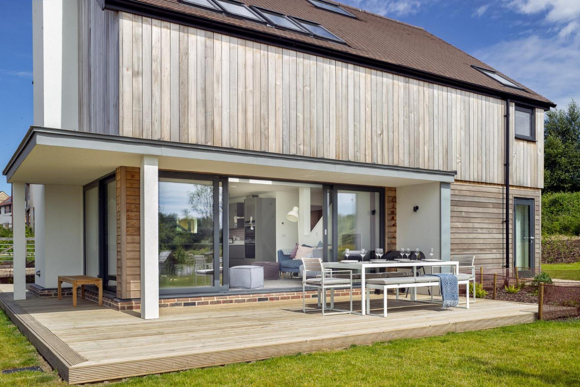 Lakeside property with spa access on a nature reserve Maple House BV08 view 3