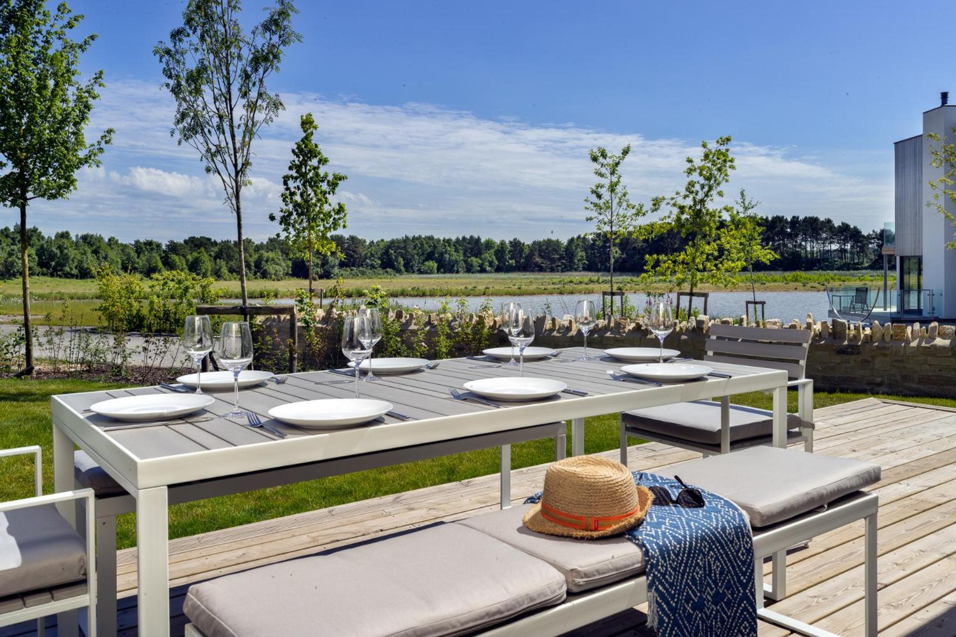 Lakeside property with spa access on a nature reserve Maple House BV08 view 2