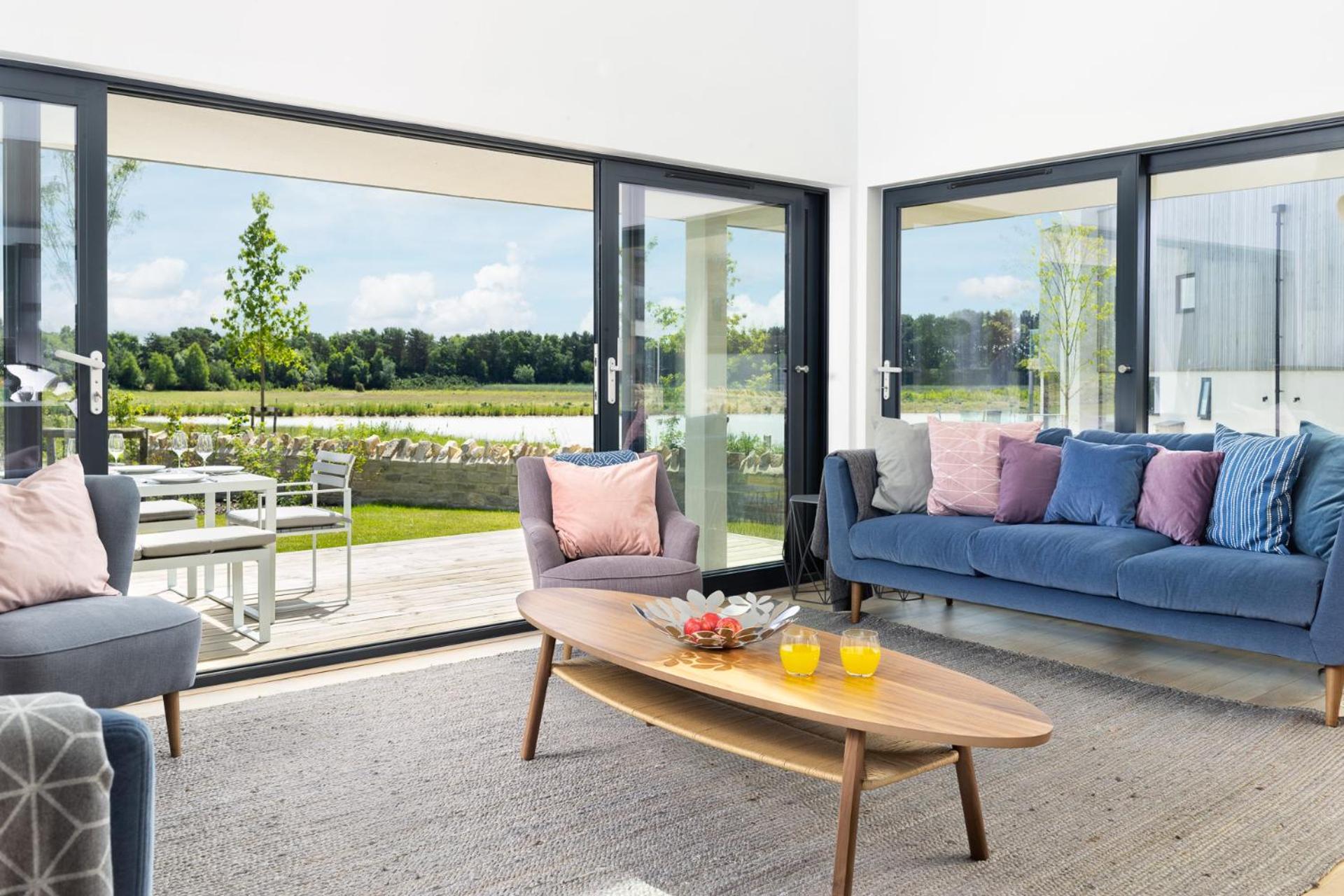 Lakeside property with spa access on a nature reserve Maple House BV08 view 5