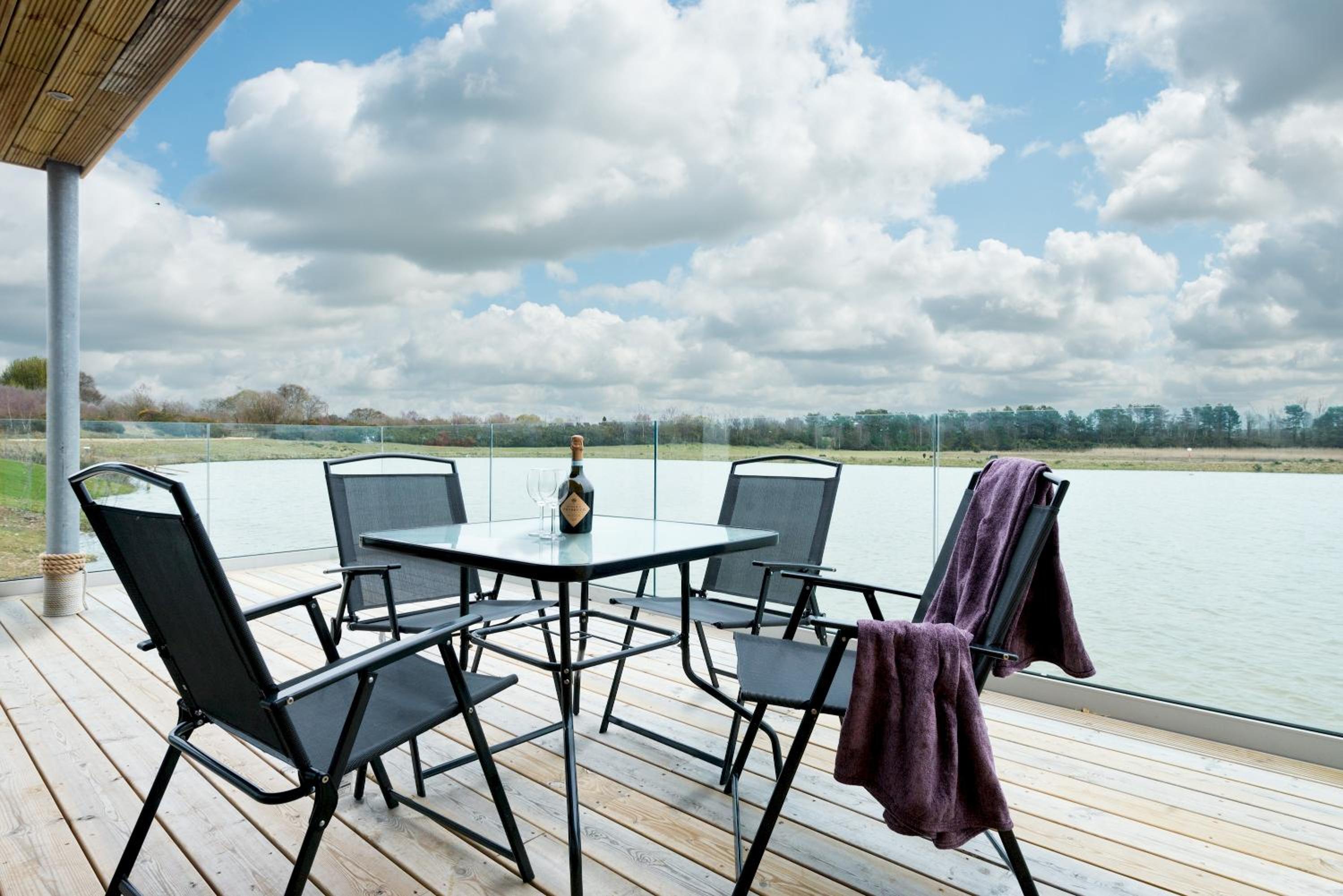 Lakeside property with spa access on a nature reserve Driftwood BV09 view 5
