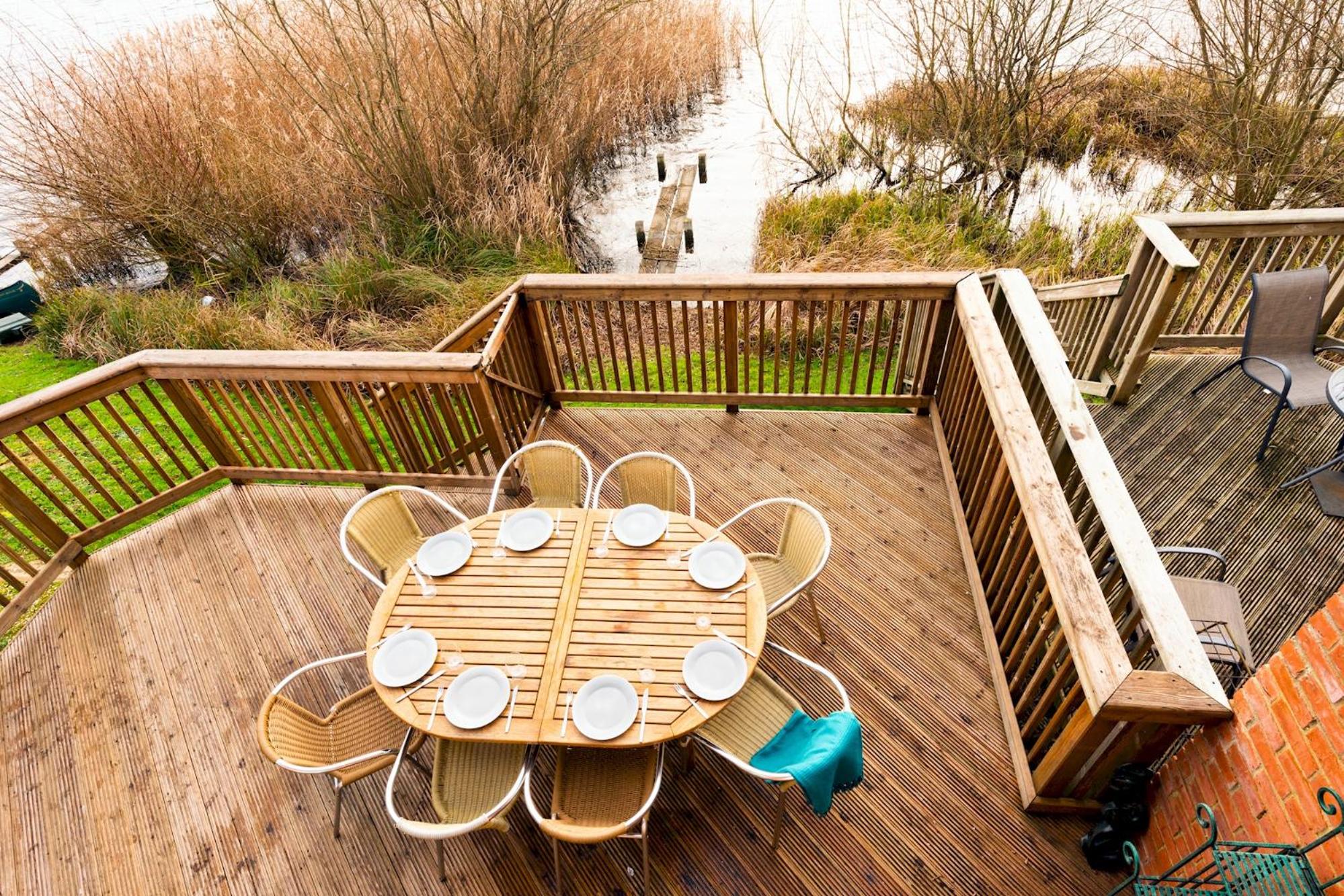 Lakeside property with spa access on a nature reserve Misty Lodge MV69