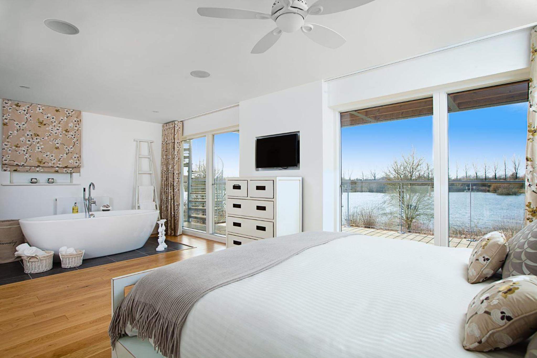 Lakeside property with access into Spa on a nature reserve Bauhinia House HM73 view 2