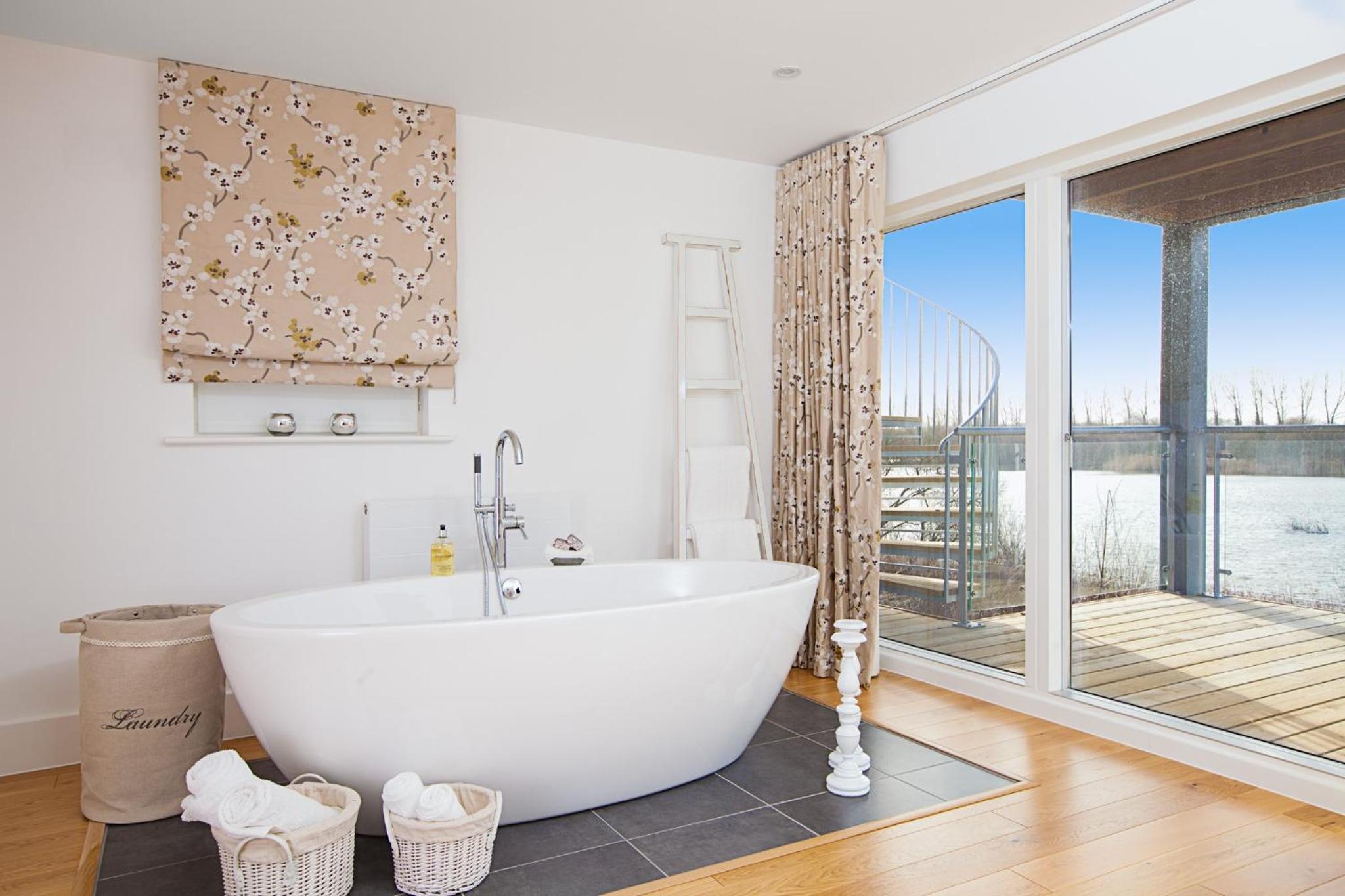 Lakeside property with access into Spa on a nature reserve Bauhinia House HM73 view 3