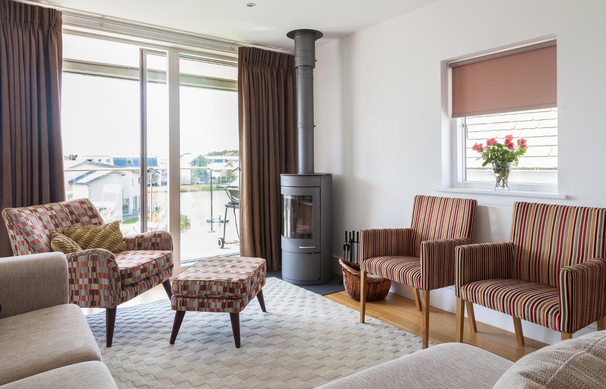Lakeside property with a Spa on a nature reserve Woodlark HM30 view 3