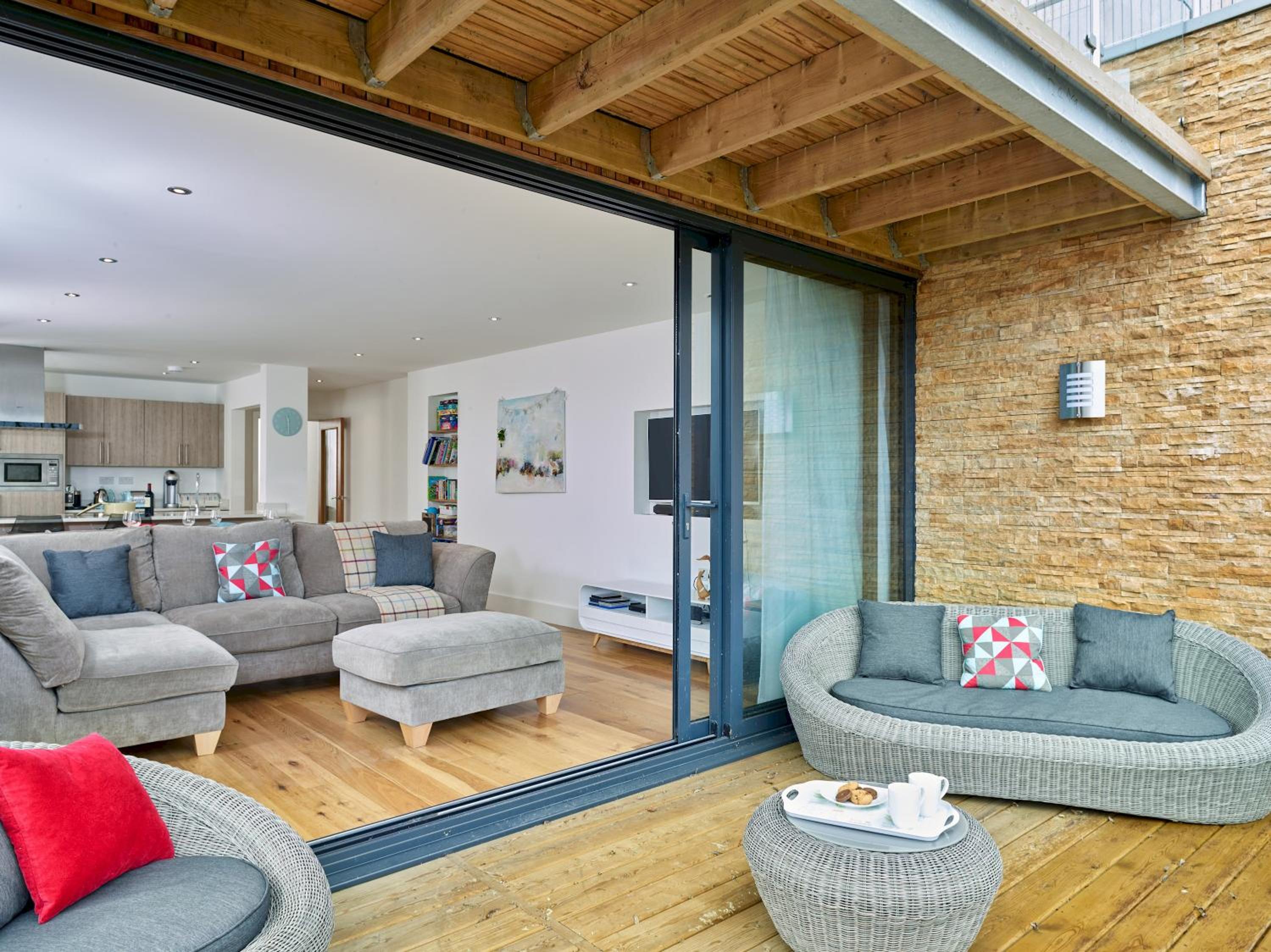 Teal Lodge WG09 Lower Mill Estate Cotswolds view 4