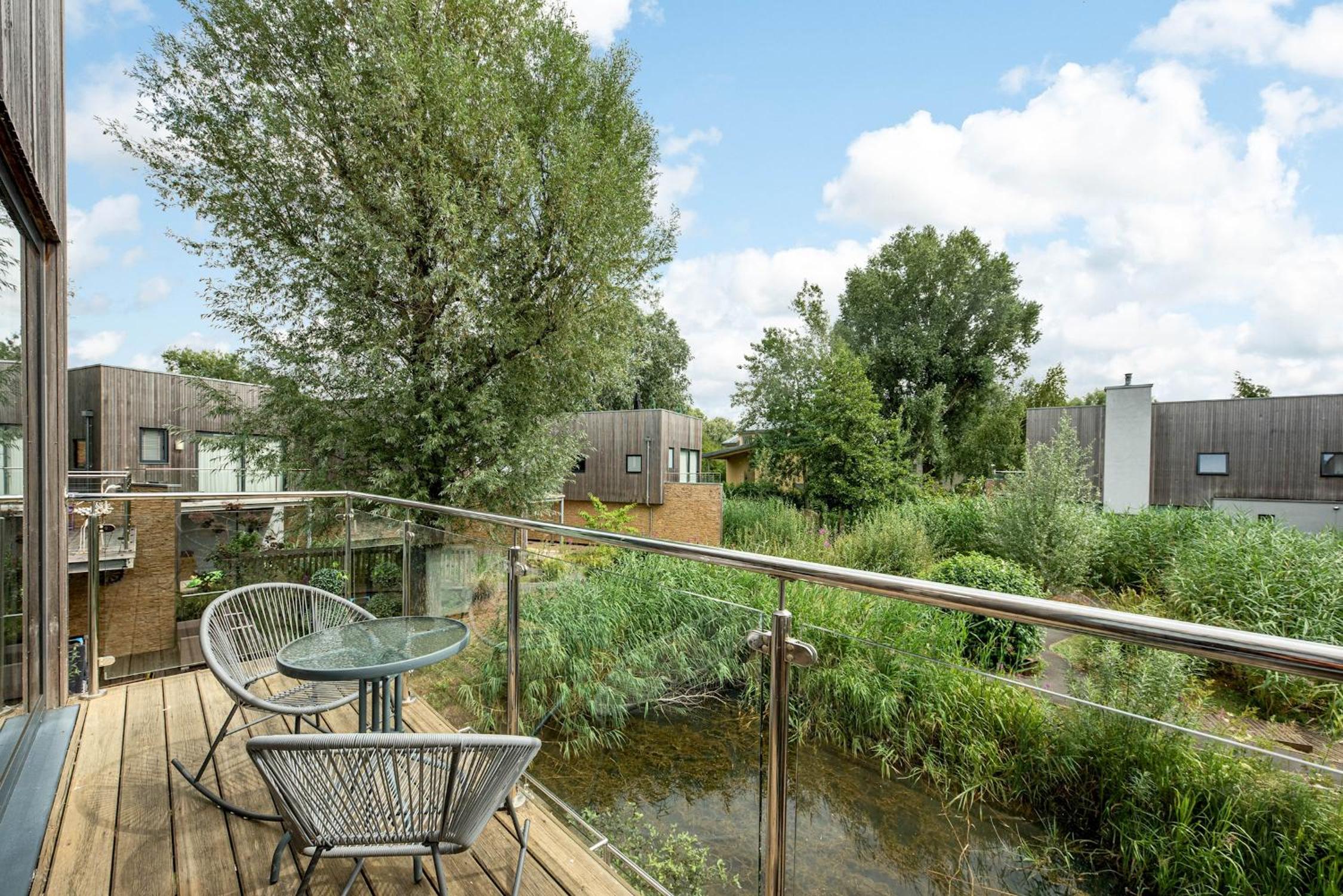 Lakeside roof terrace with Spa access Le Mirage view 2
