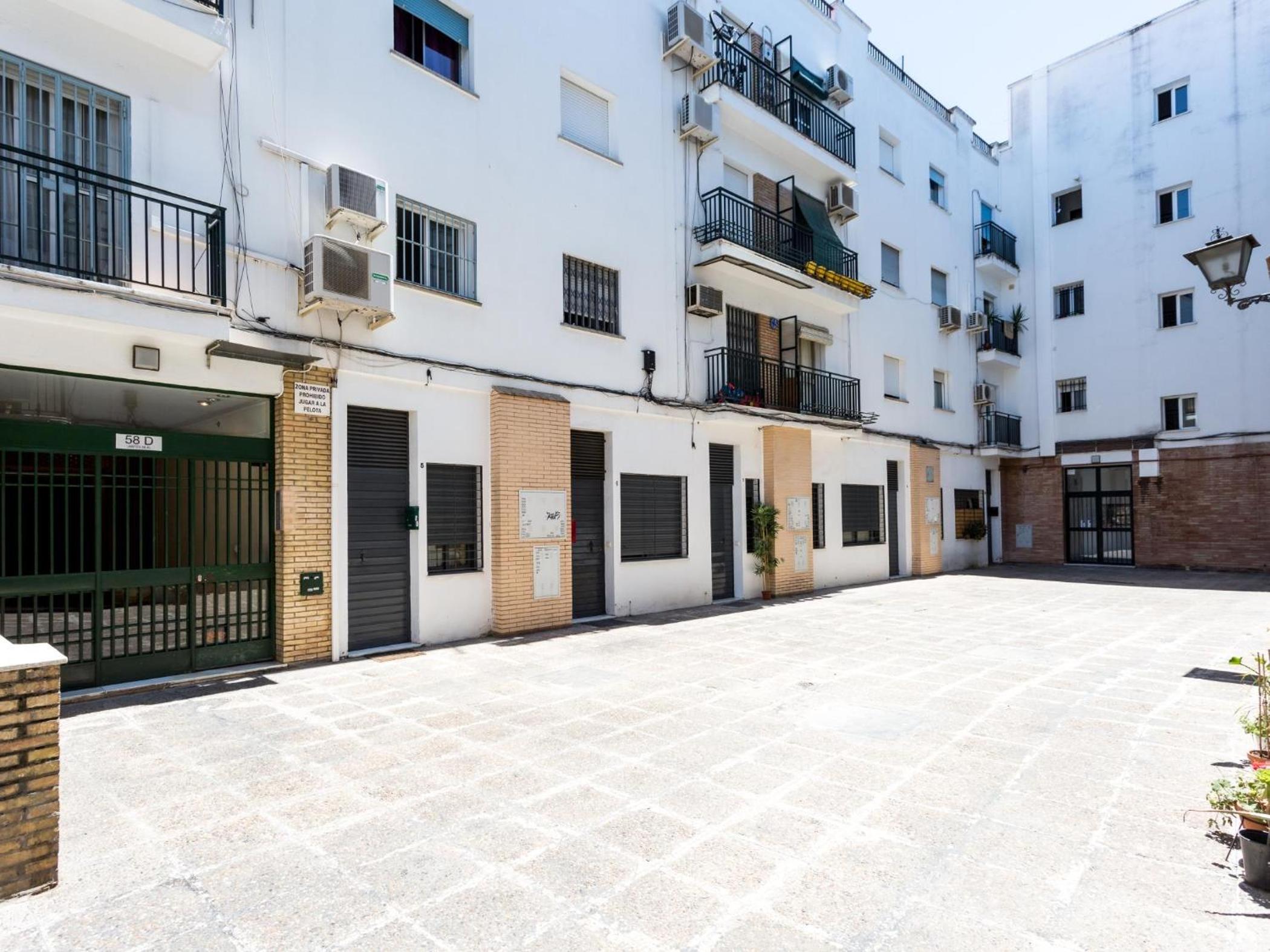 Cs Para Familias junto a Plaza de San Marcos view 2