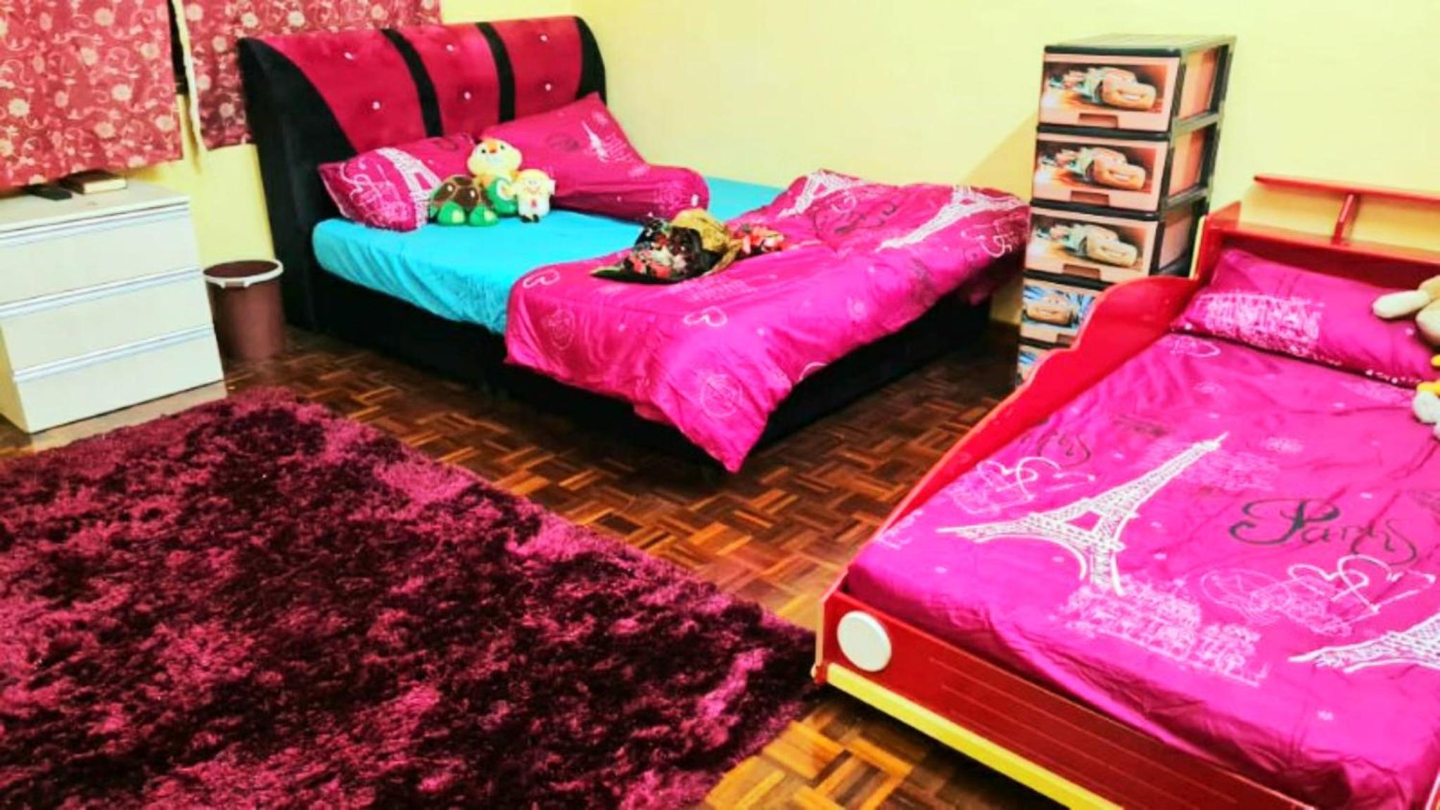 D'Serina Homestay-3 bedroom 6 bed & free parking view 2