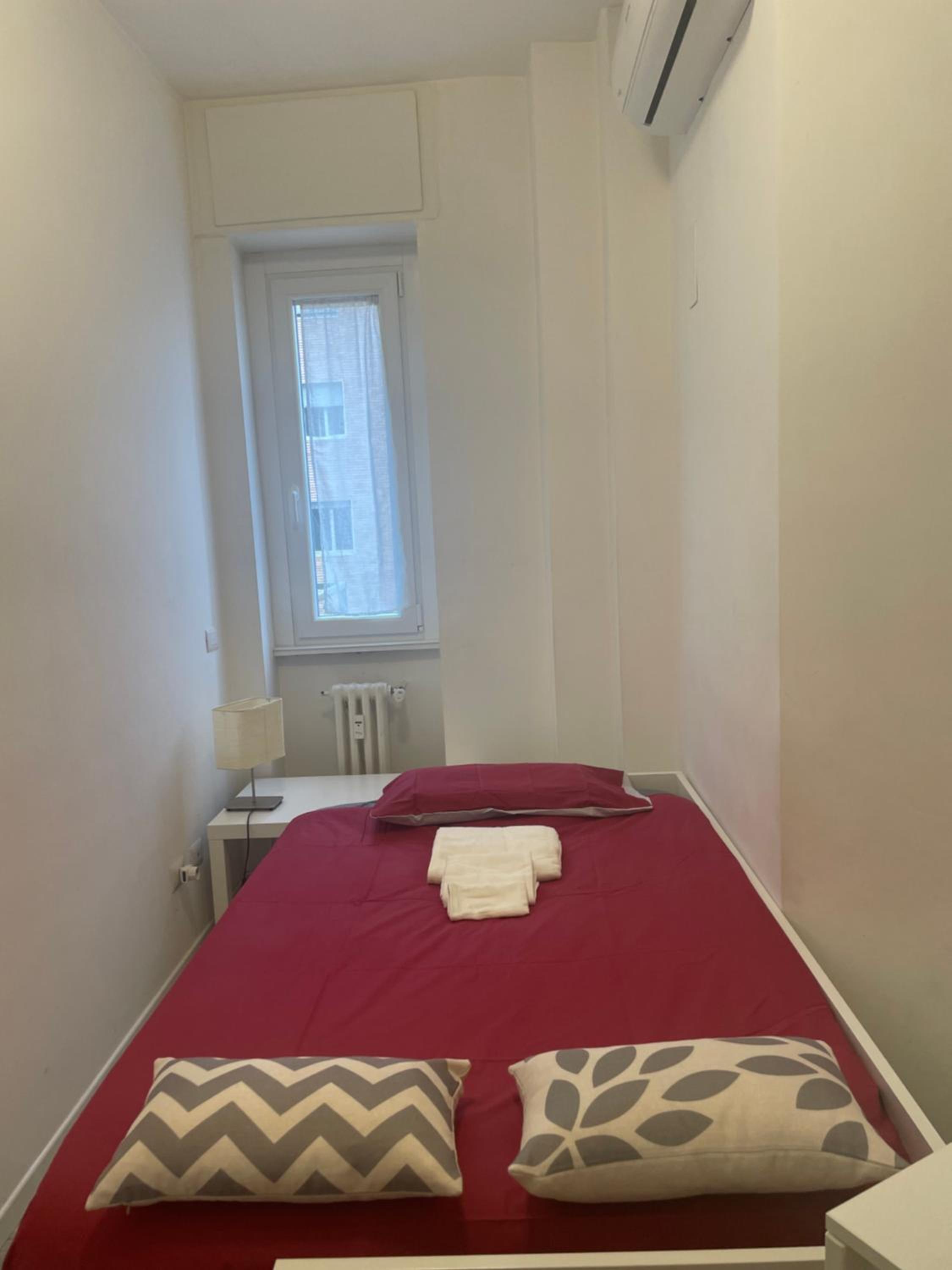 Gardone Apartment - ampio Appartamento con 2 camere da letto - Comodo per Duomo!