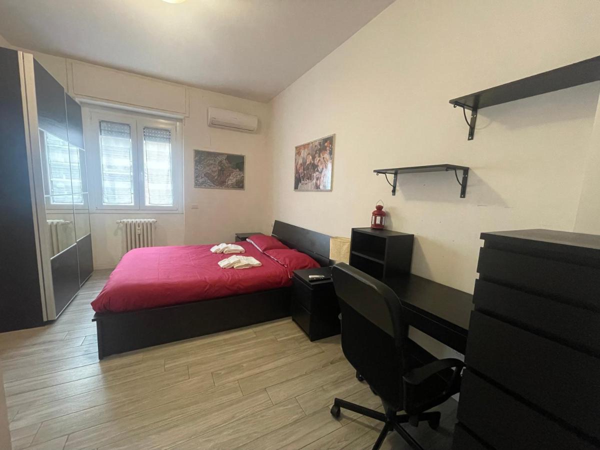 Gardone Apartment - ampio Appartamento con 2 camere da letto - Comodo per Duomo!