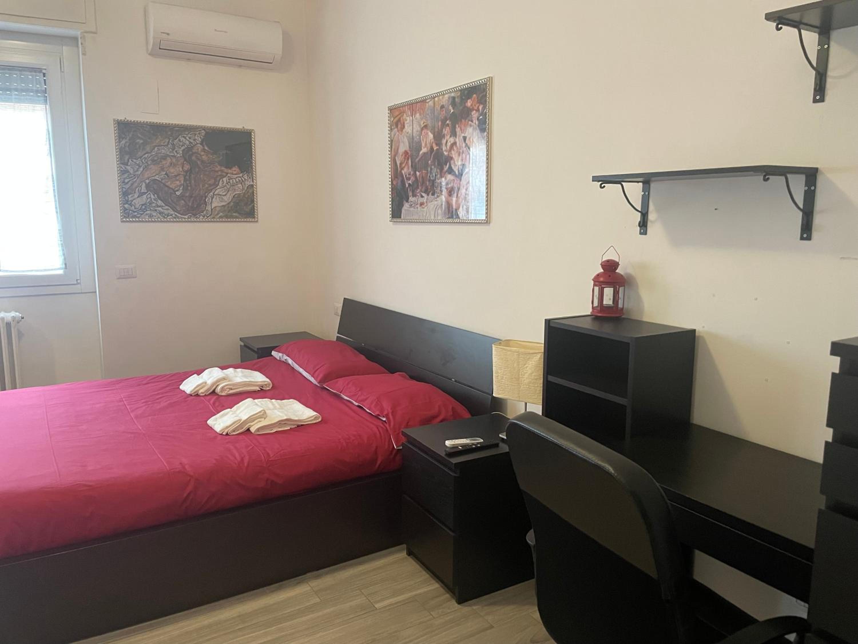 Gardone Apartment - ampio Appartamento con 2 camere da letto - Comodo per Duomo!