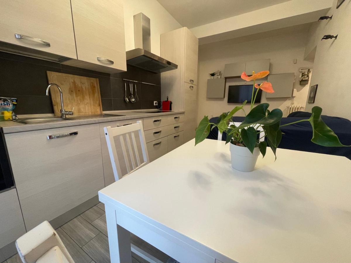 Gardone Apartment - ampio Appartamento con 2 camere da letto - Comodo per Duomo!