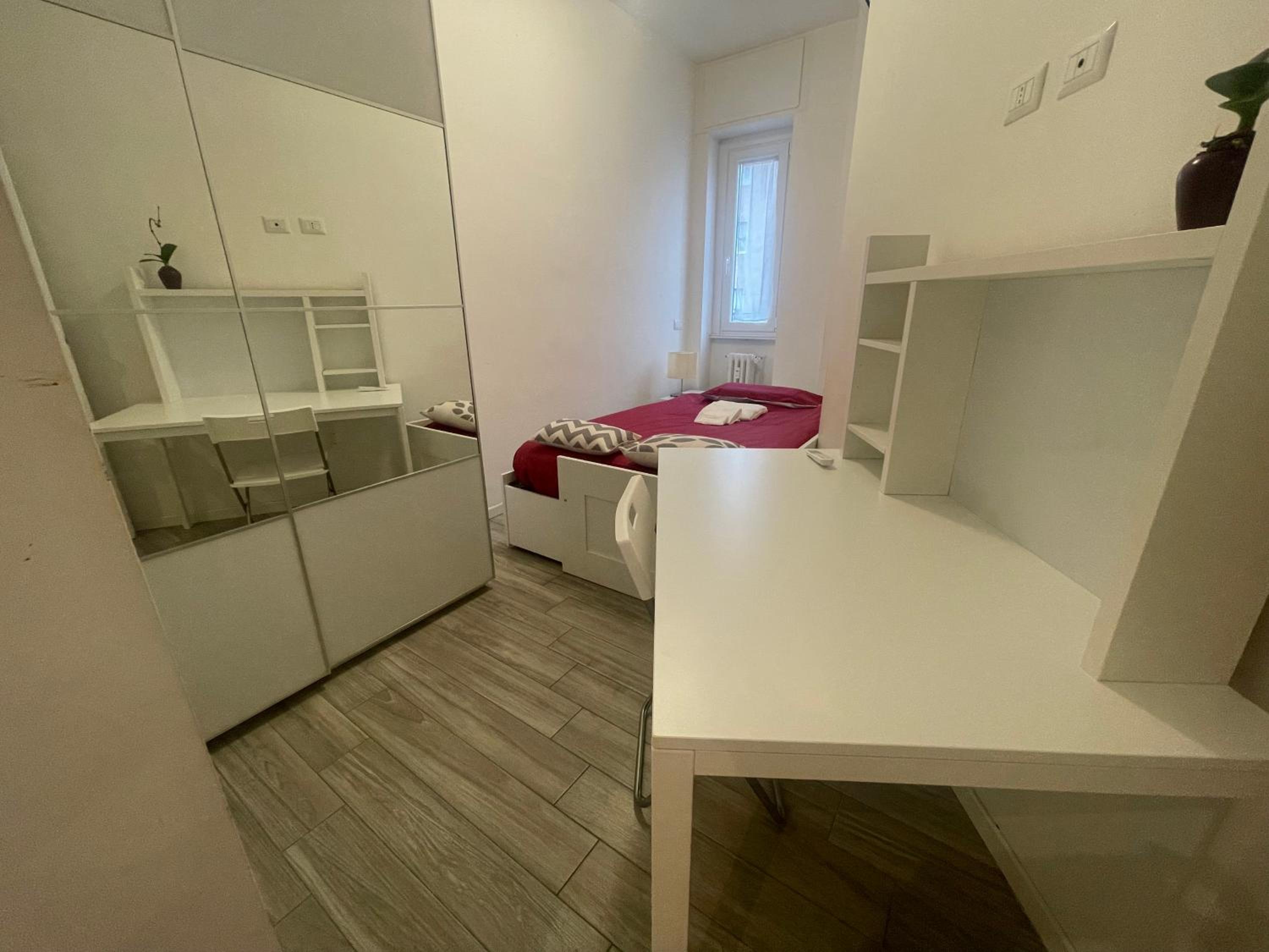 Gardone Apartment - ampio Appartamento con 2 camere da letto - Comodo per Duomo!